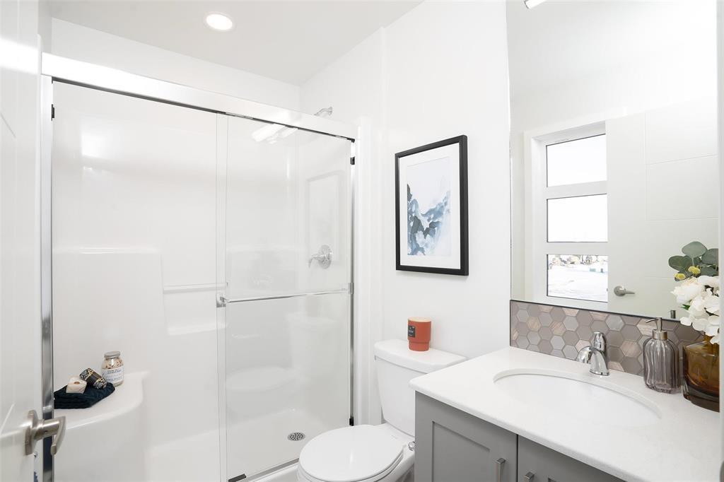 165 Rambling River Bay Property Photo 24