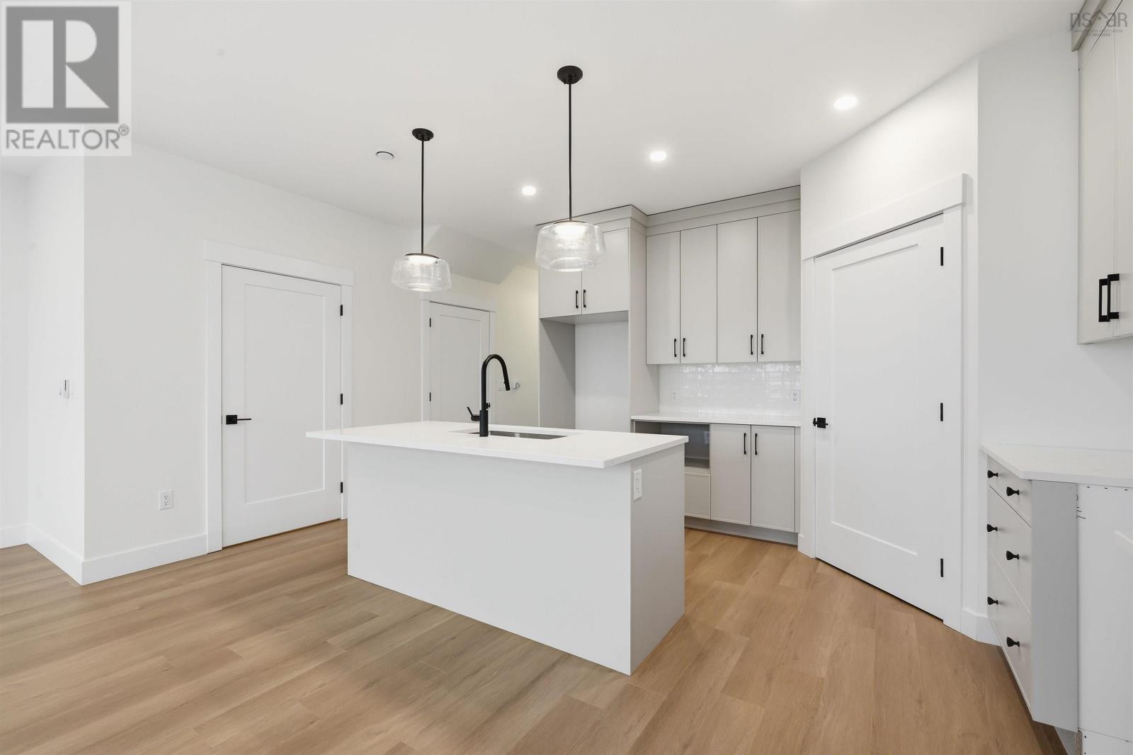 65 Grenoble Court Property Photo 10