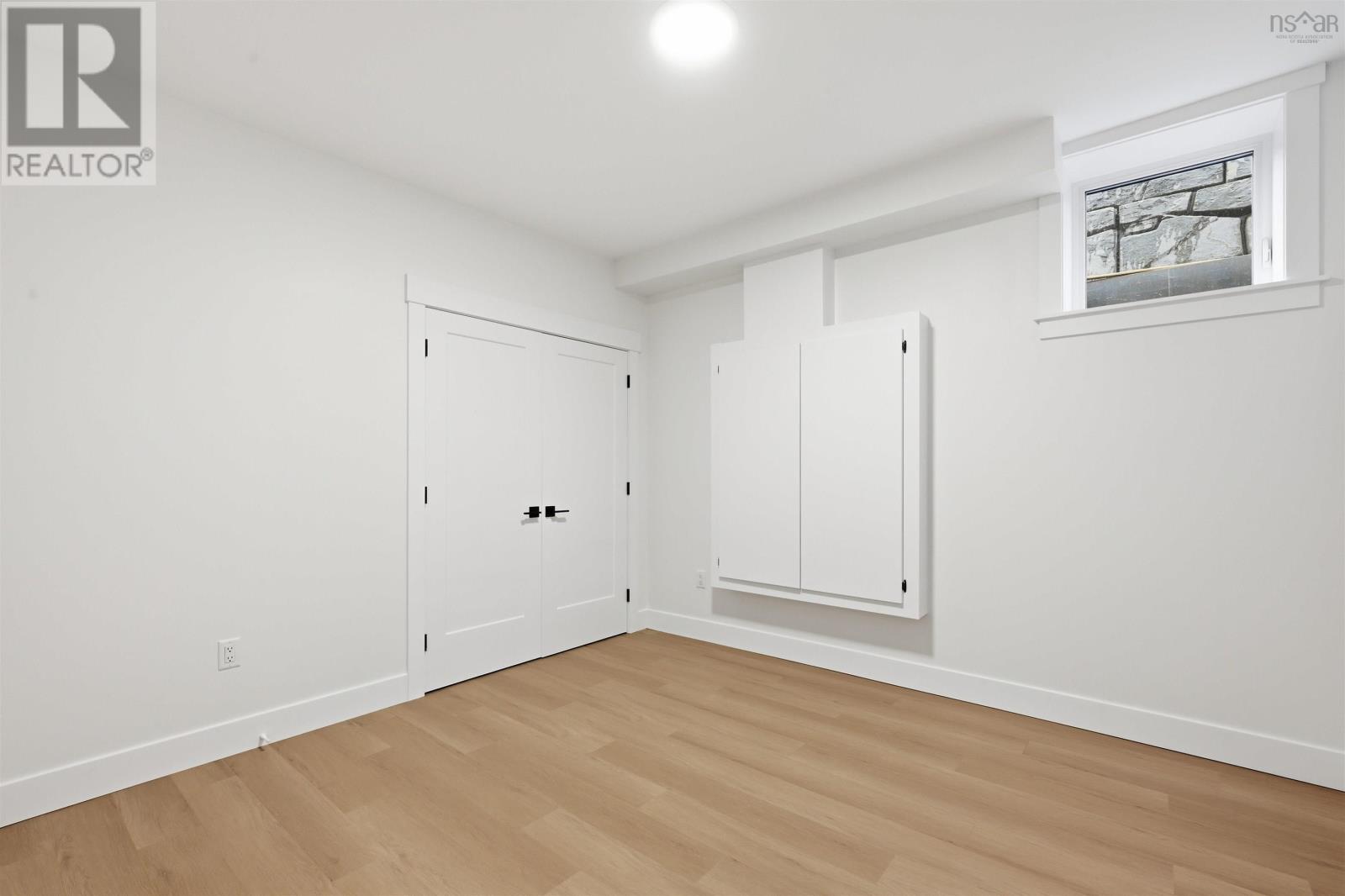 65 Grenoble Court Property Photo 25
