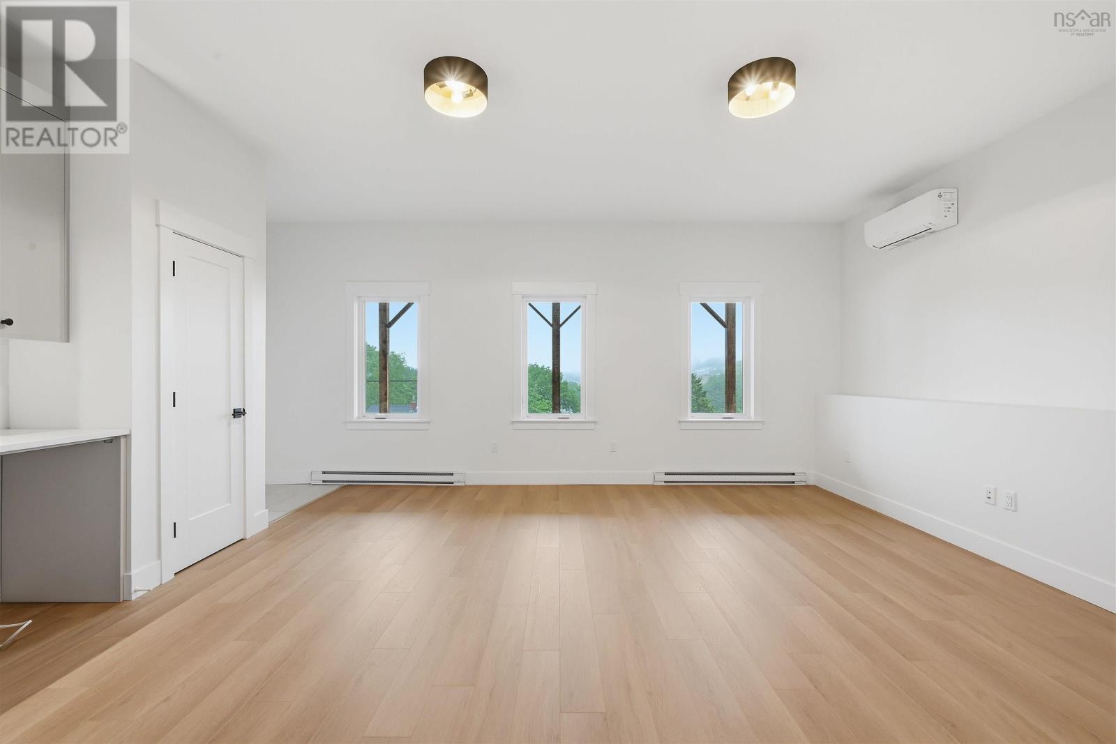 65 Grenoble Court Property Photo 30
