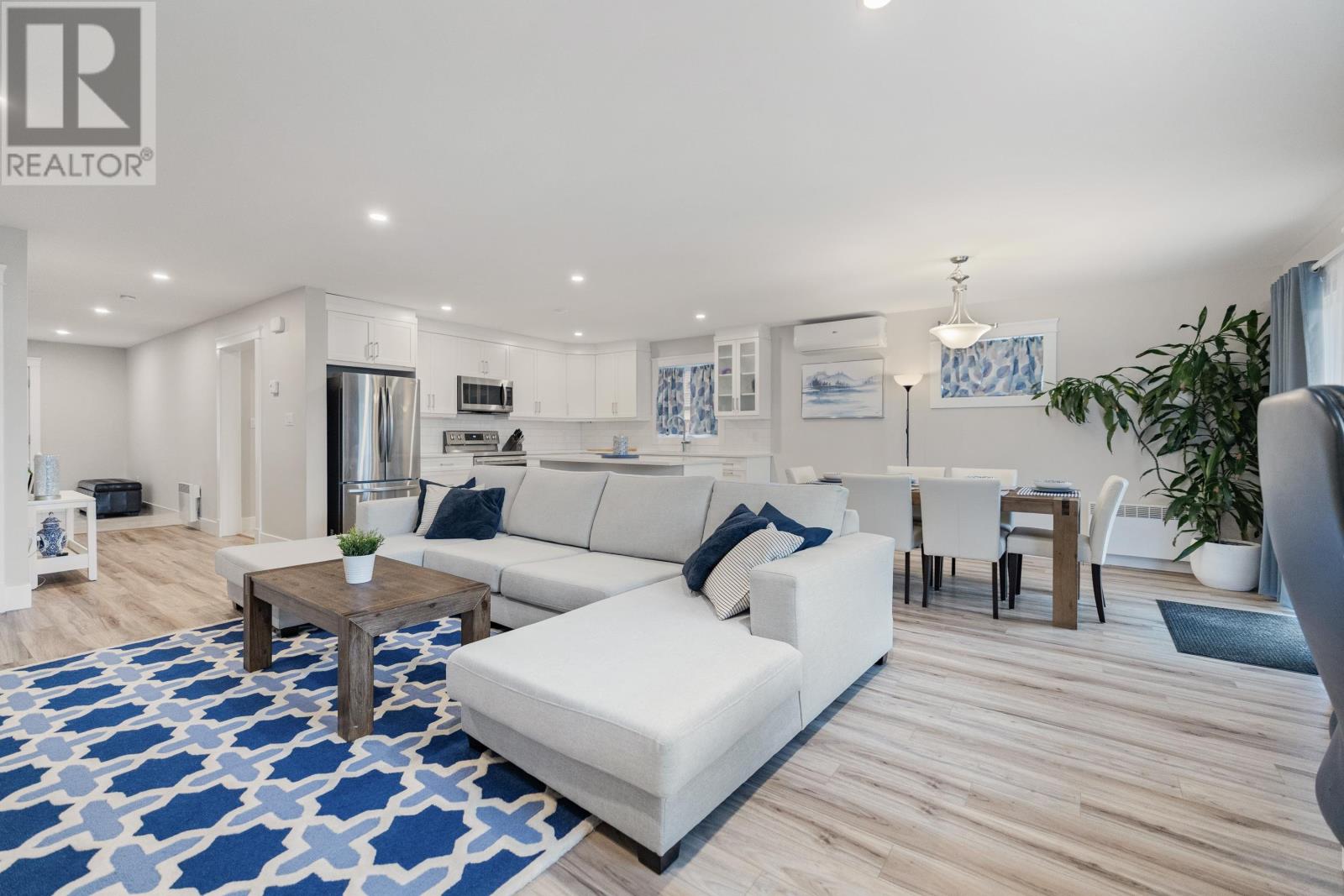 8 Harold Court Property Photo 6