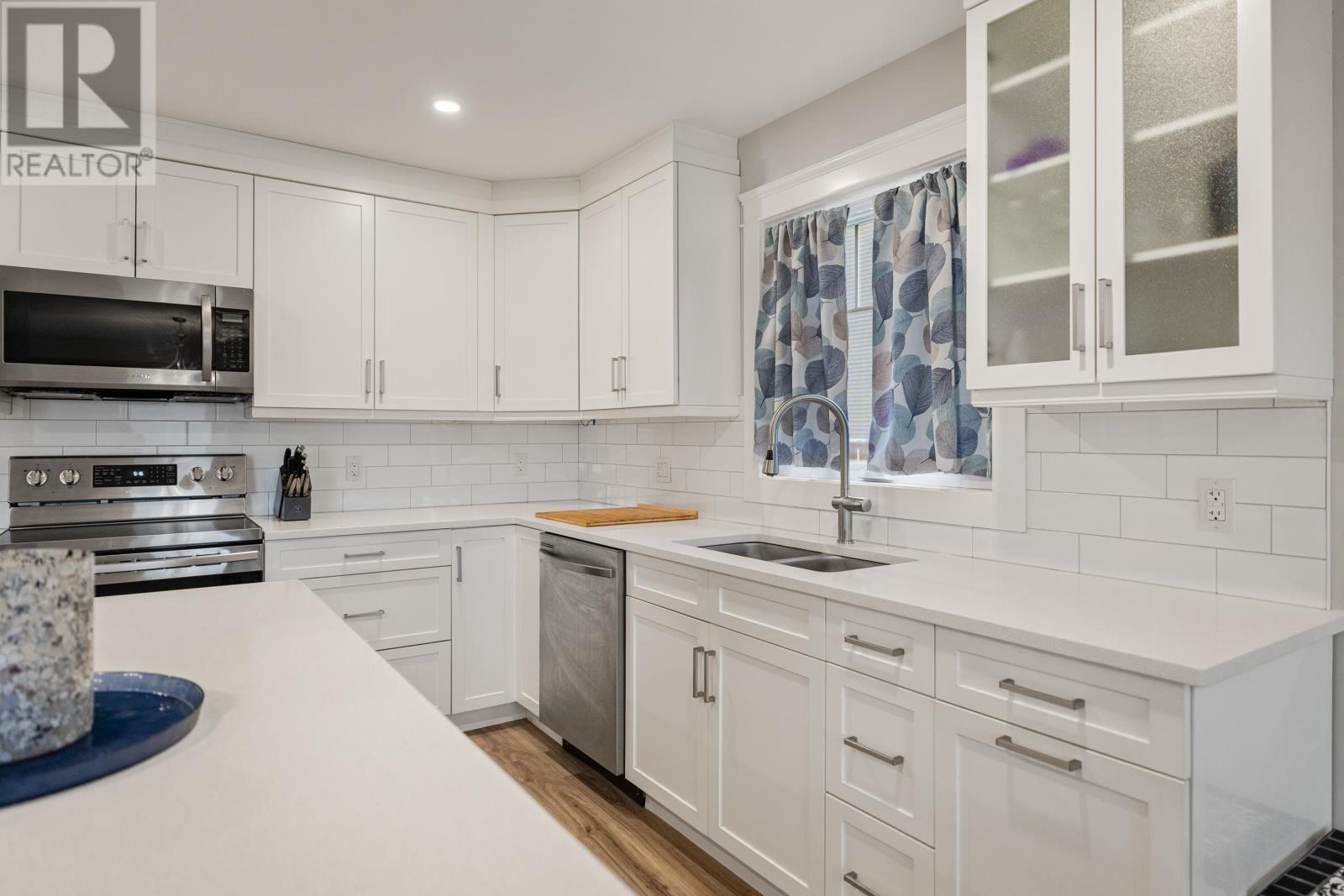 8 Harold Court Property Photo 10