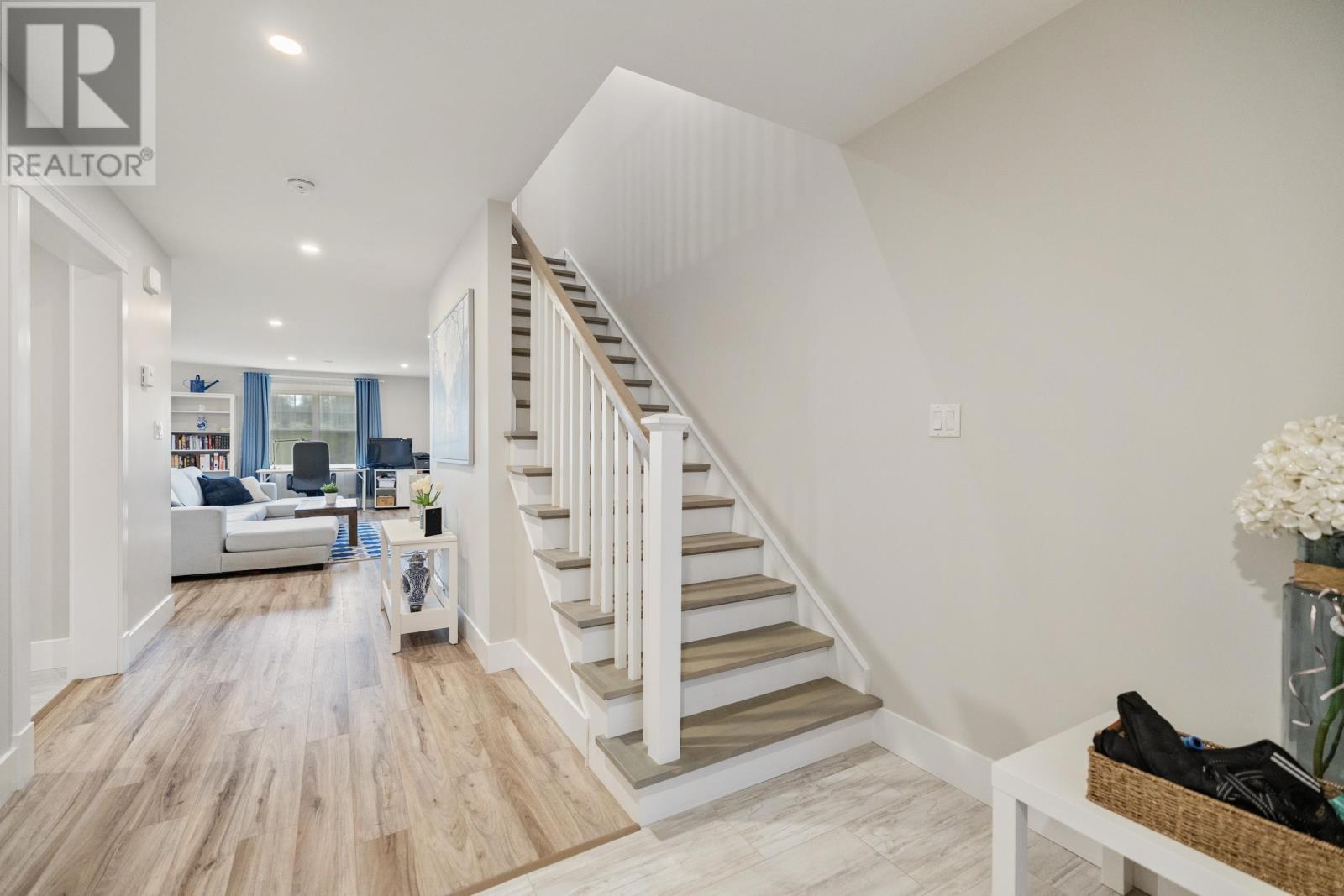 8 Harold Court Property Photo 15