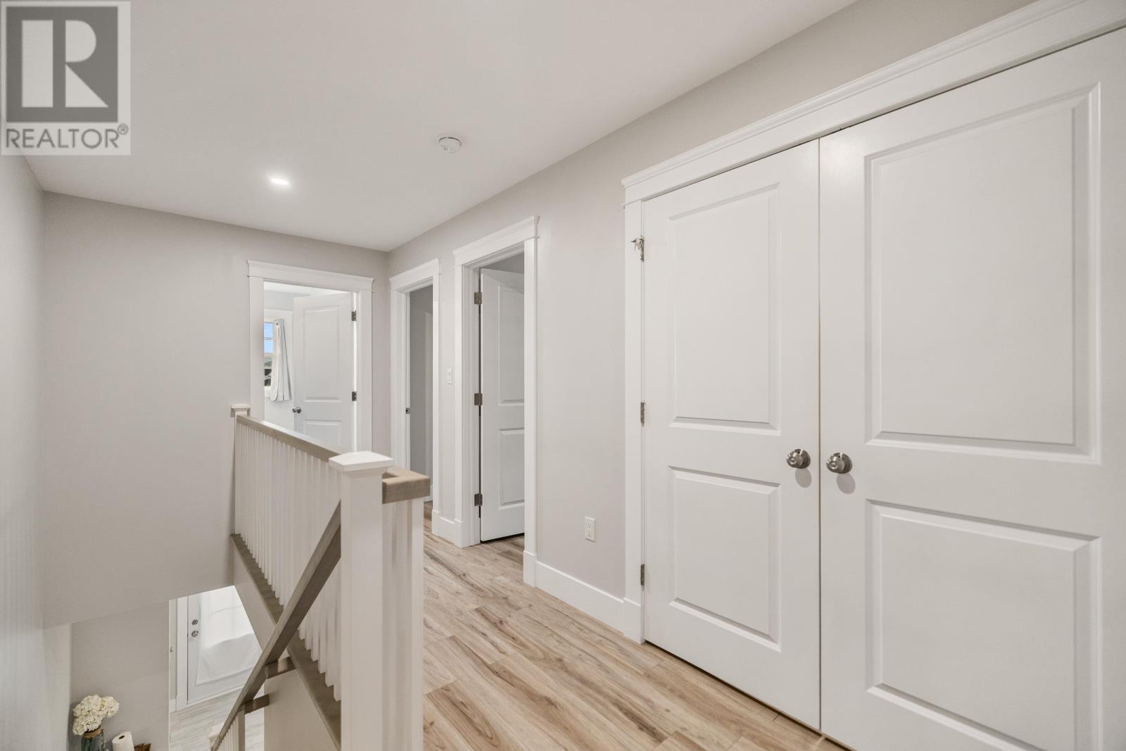 8 Harold Court Property Photo 16