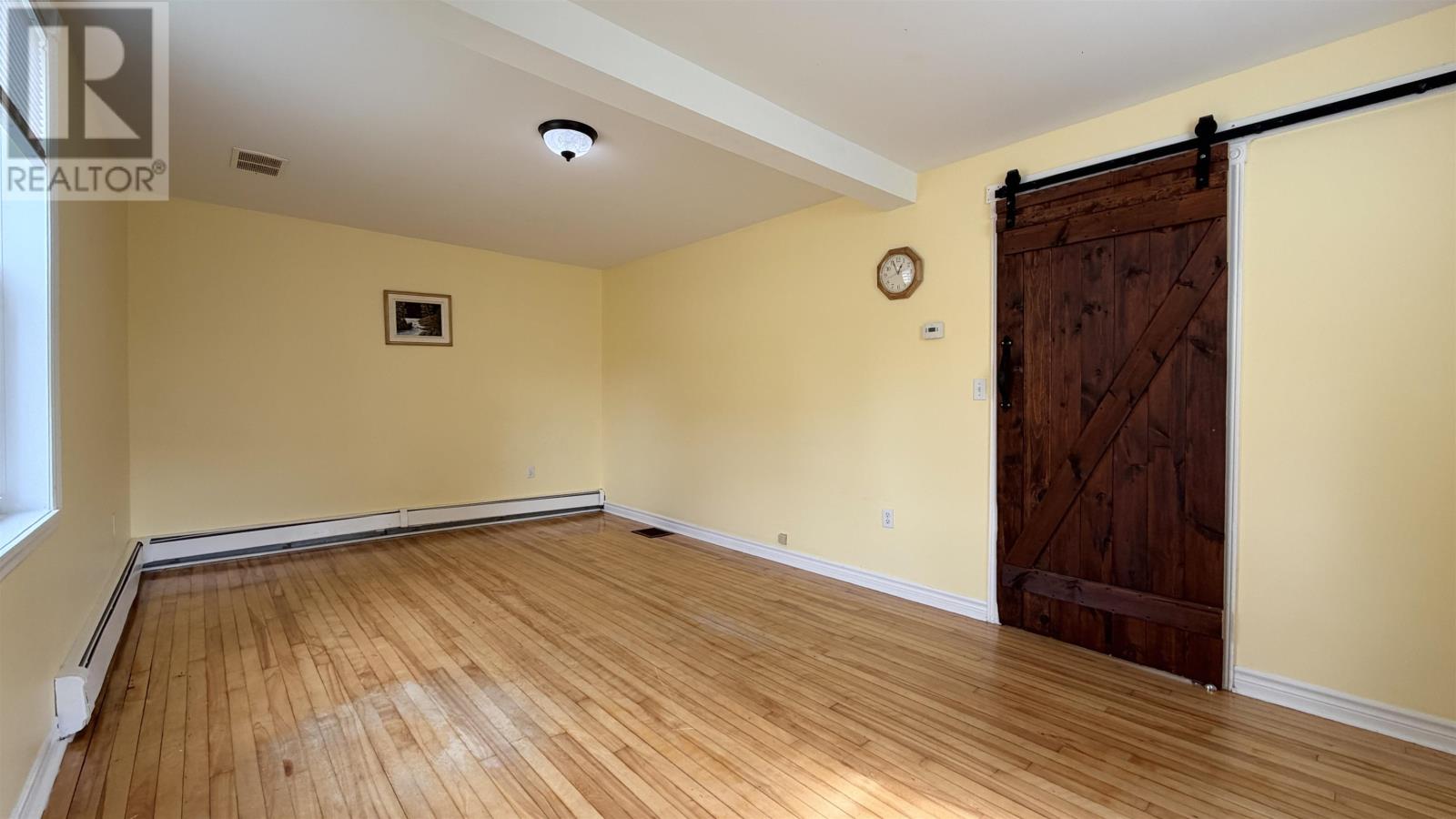 103 Russell Street Property Photo 6