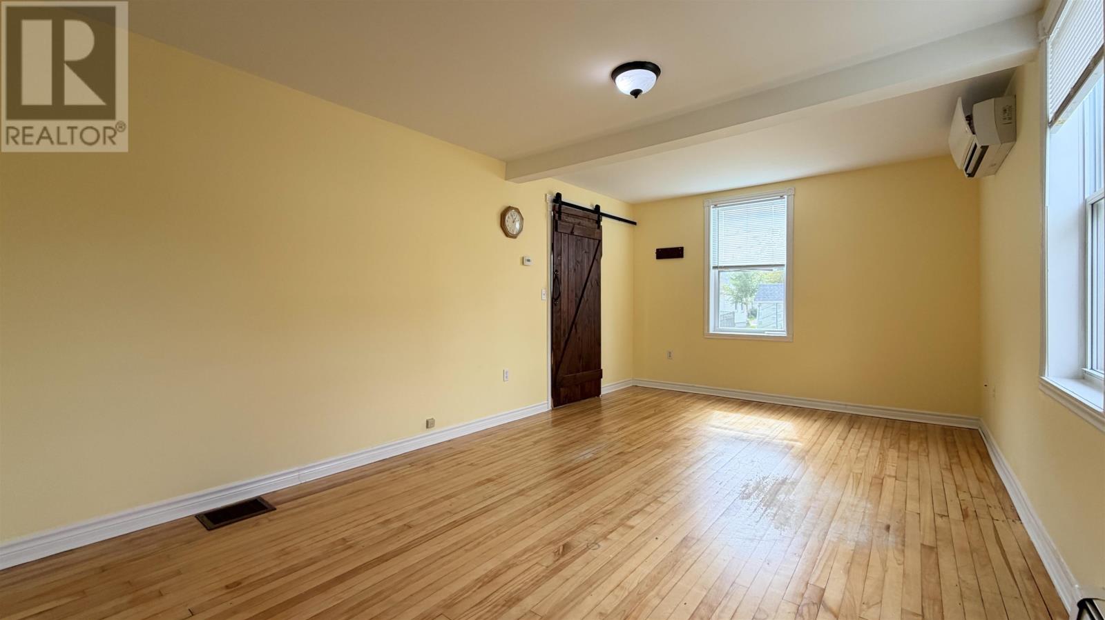 103 Russell Street Property Photo 7