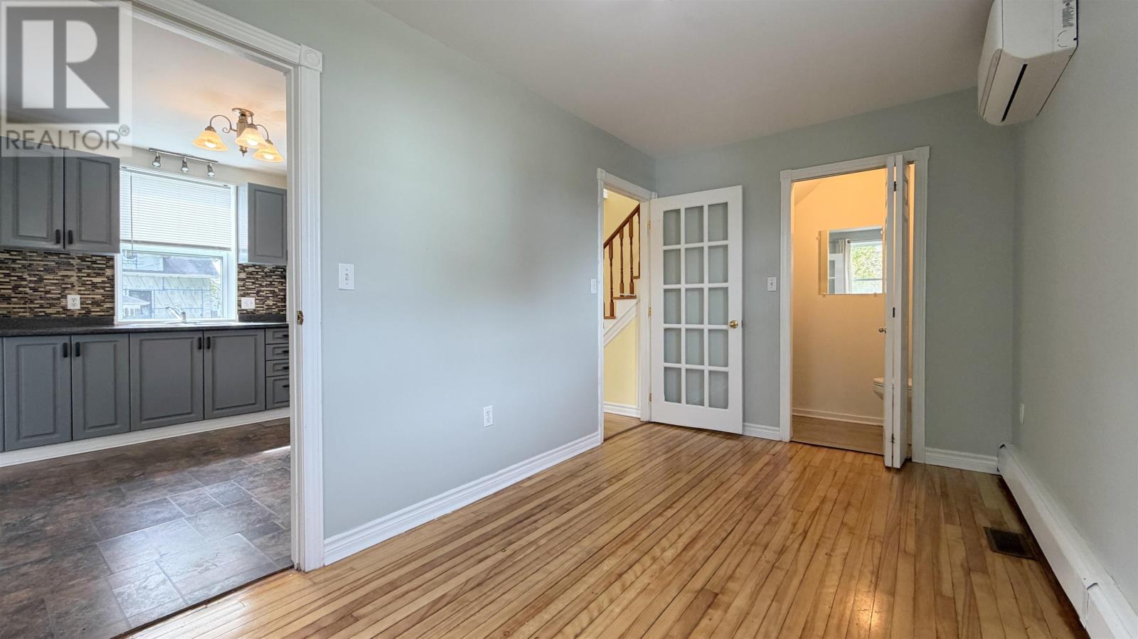 103 Russell Street Property Photo 10