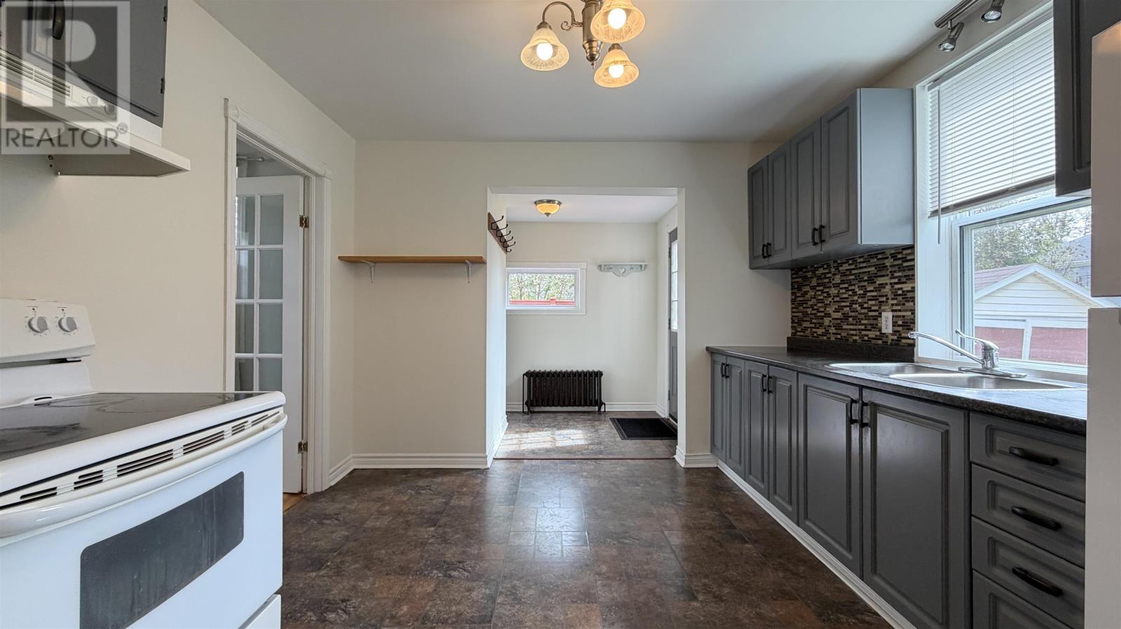 103 Russell Street Property Photo 11