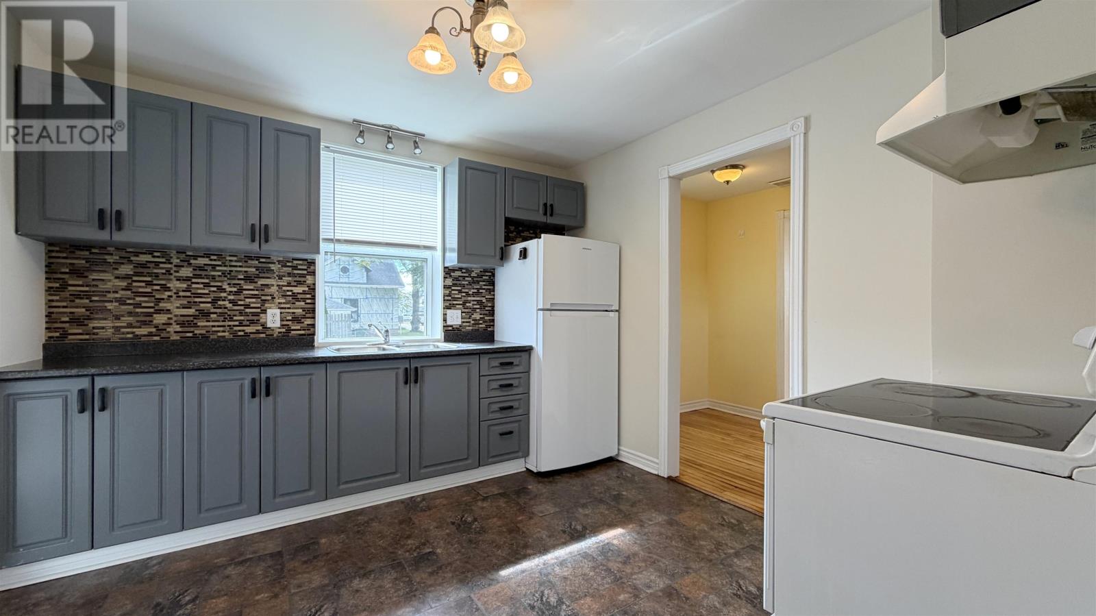 103 Russell Street Property Photo 13