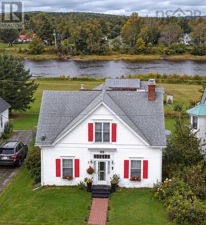 8153 7 Highway Property Photo 1