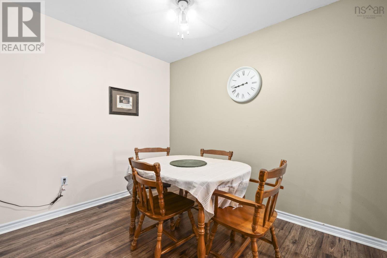 107 281 Windmill Property Photo 9