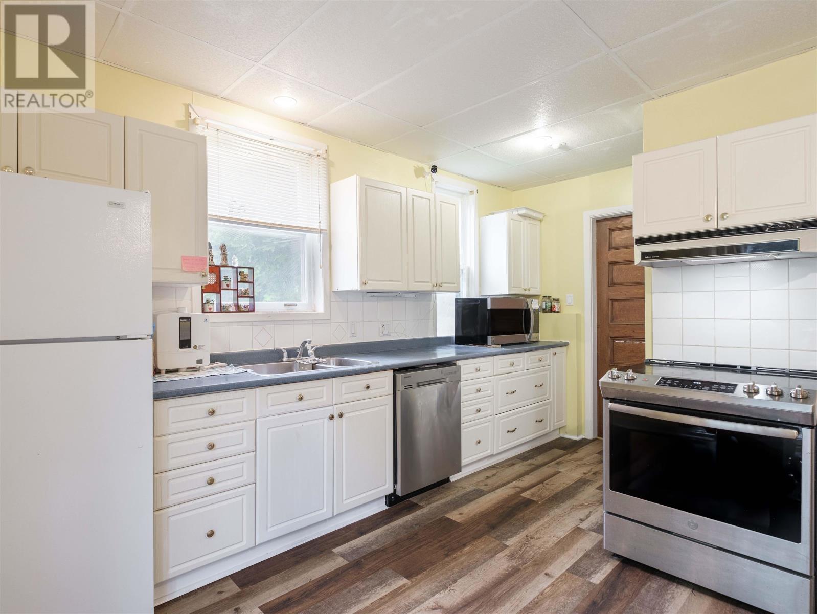 146 Central Street Property Photo 7