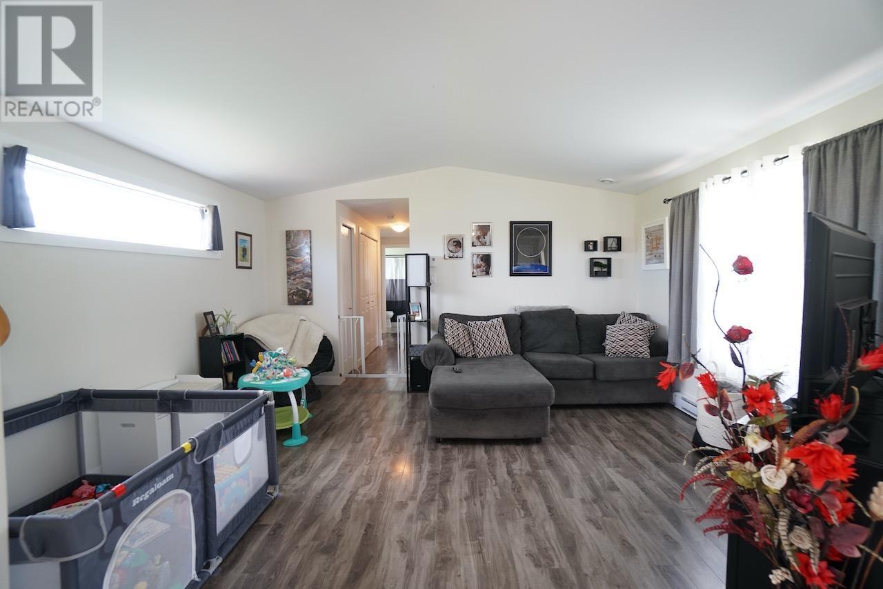 1516 Glencoe Road Property Photo 4