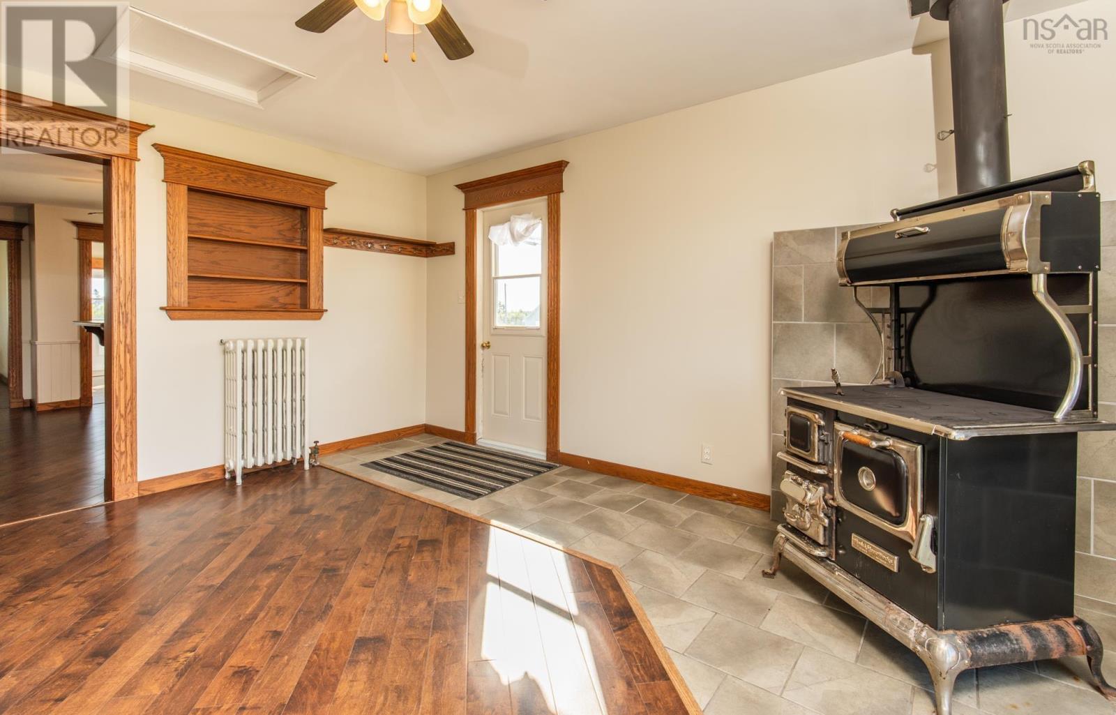 1435 Main Shore Road Property Photo 13
