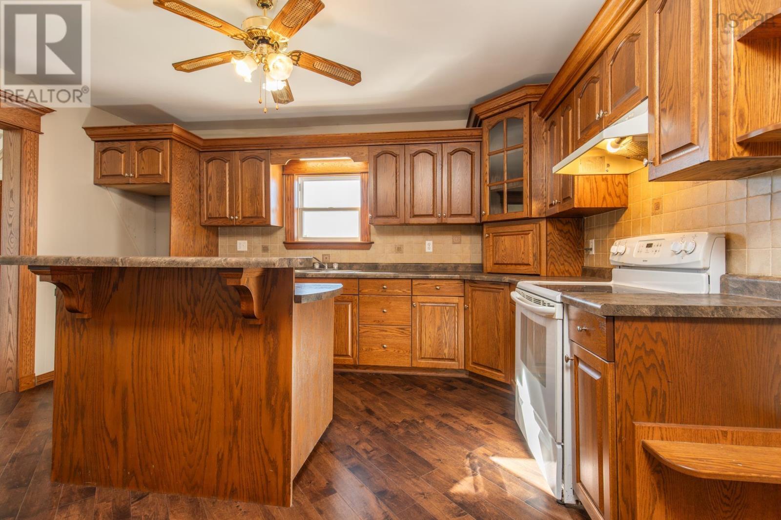1435 Main Shore Road Property Photo 17