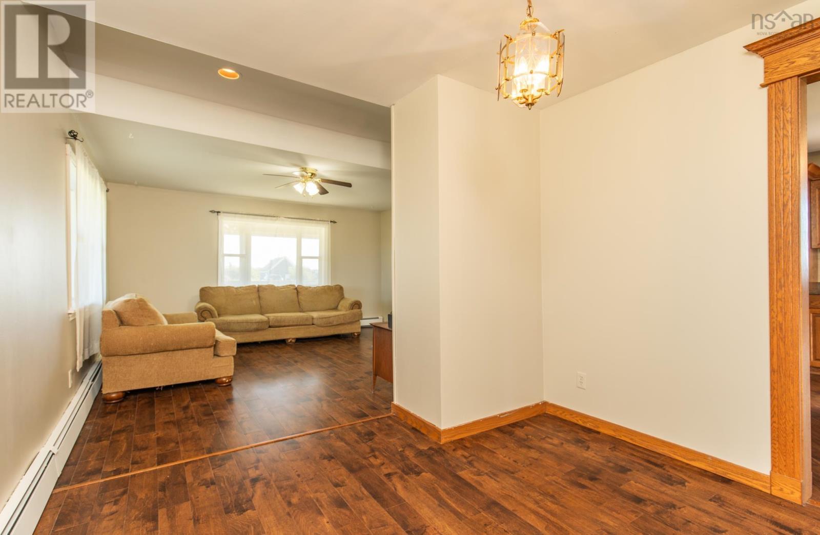 1435 Main Shore Road Property Photo 21