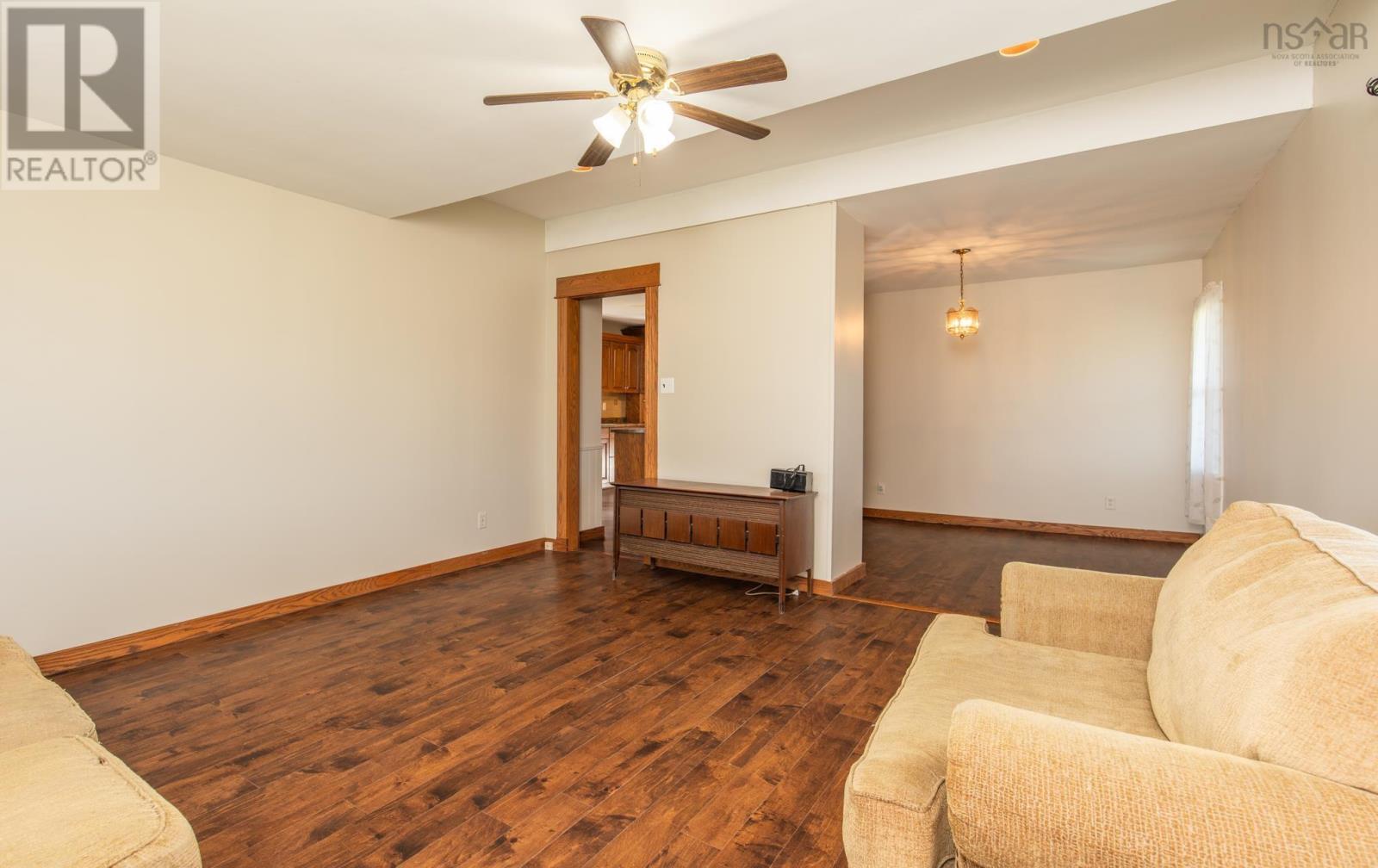 1435 Main Shore Road Property Photo 22