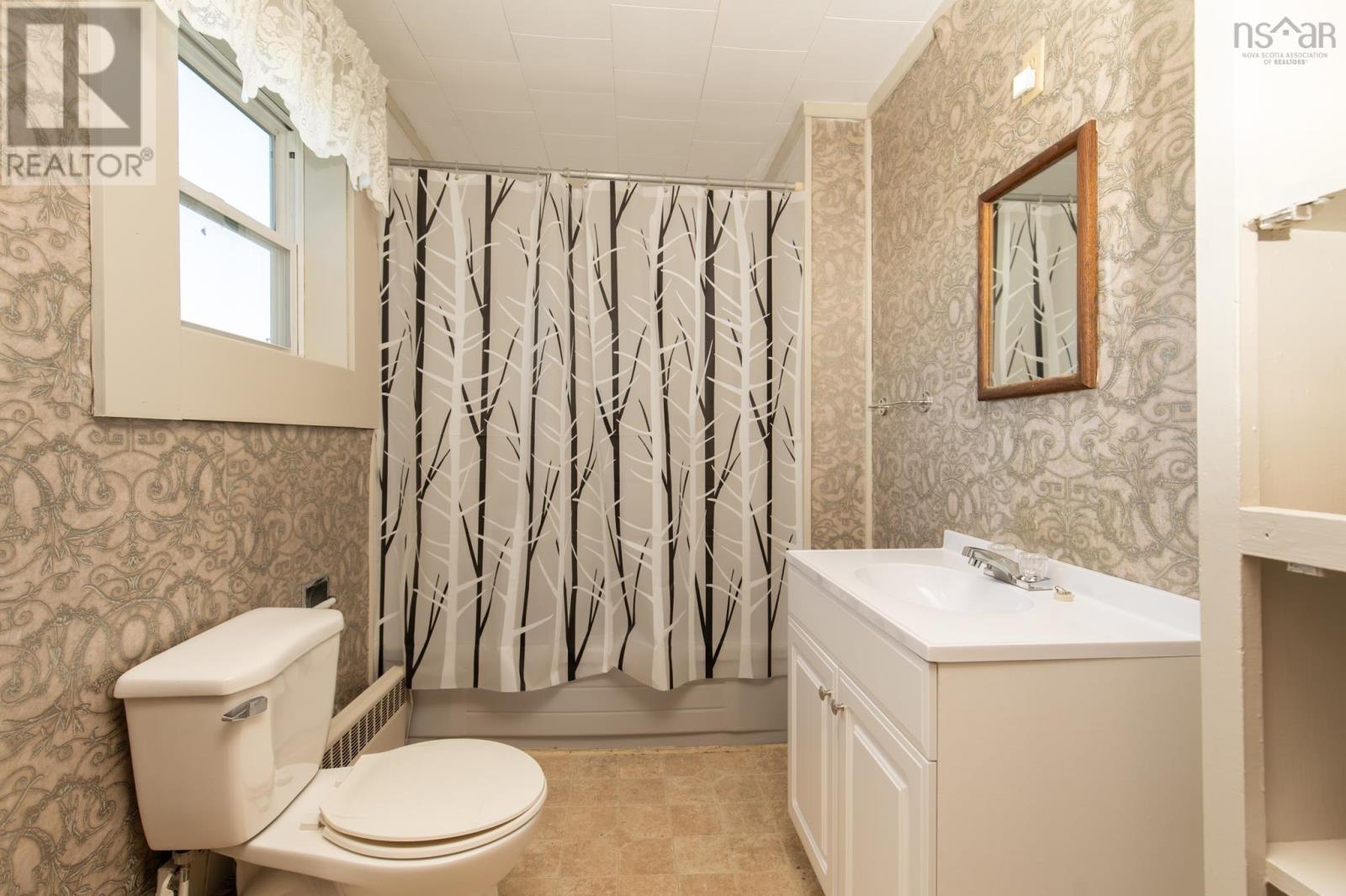 1435 Main Shore Road Property Photo 25