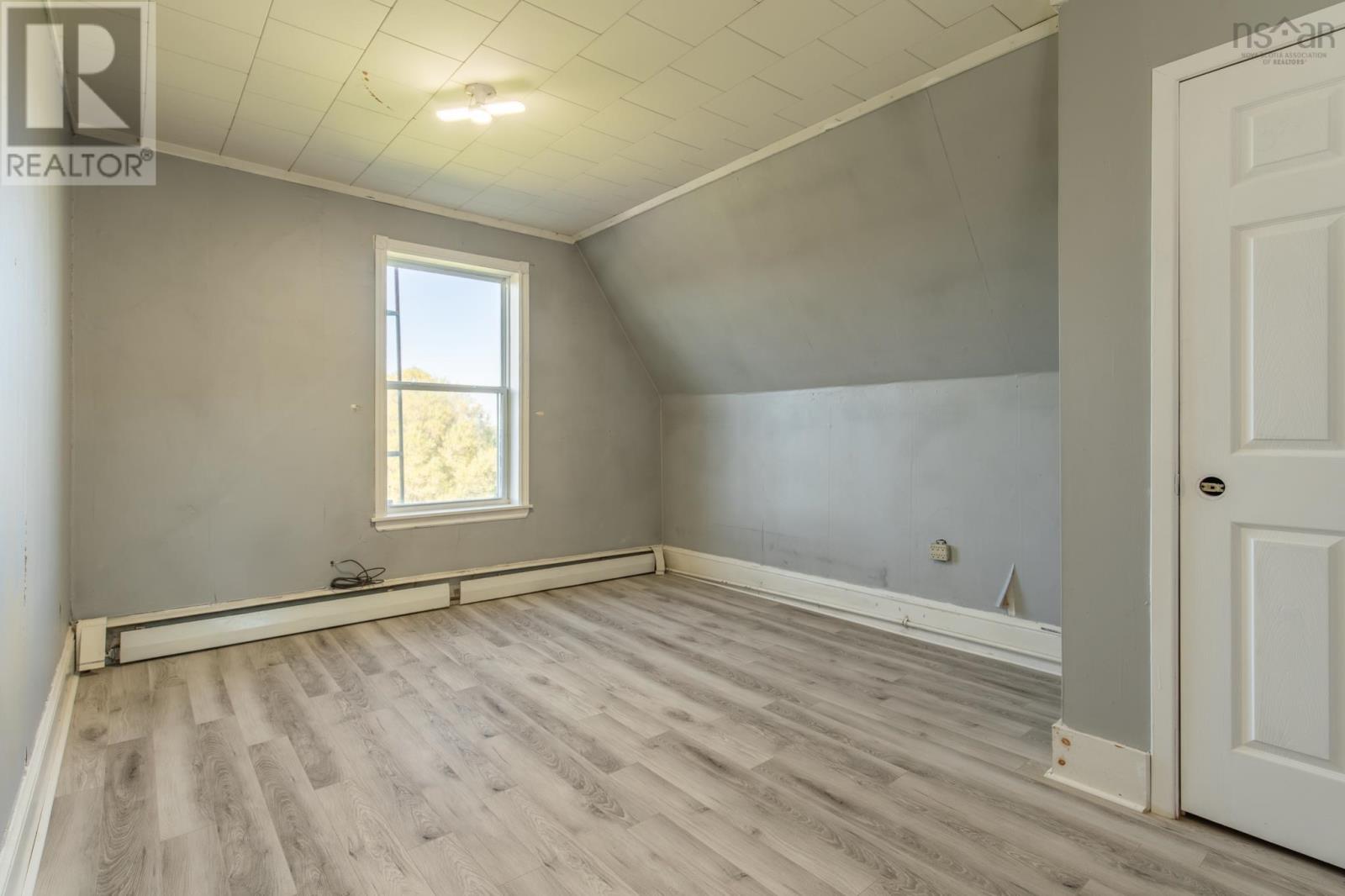 1435 Main Shore Road Property Photo 32