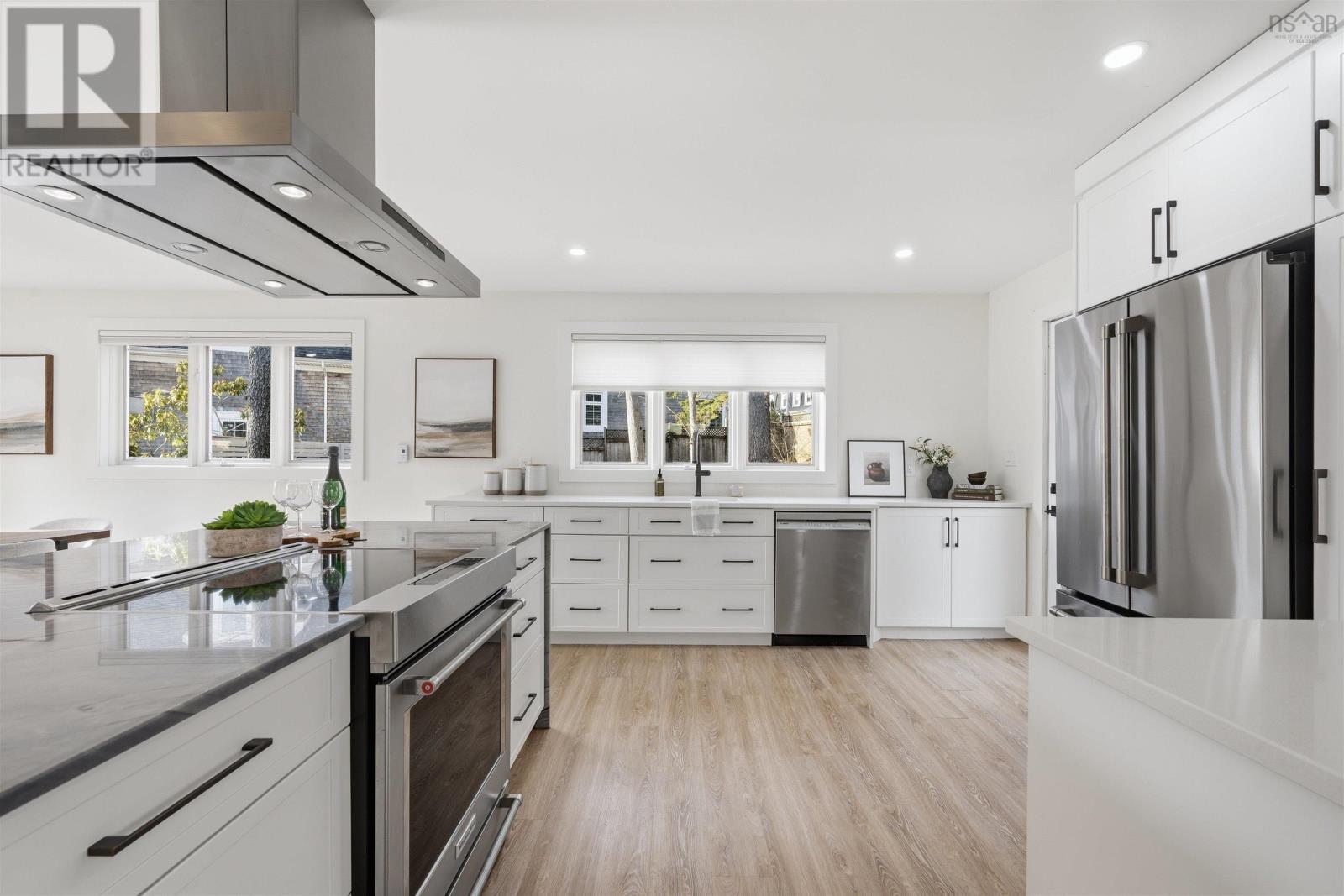 680 Shore Drive Property Photo 4