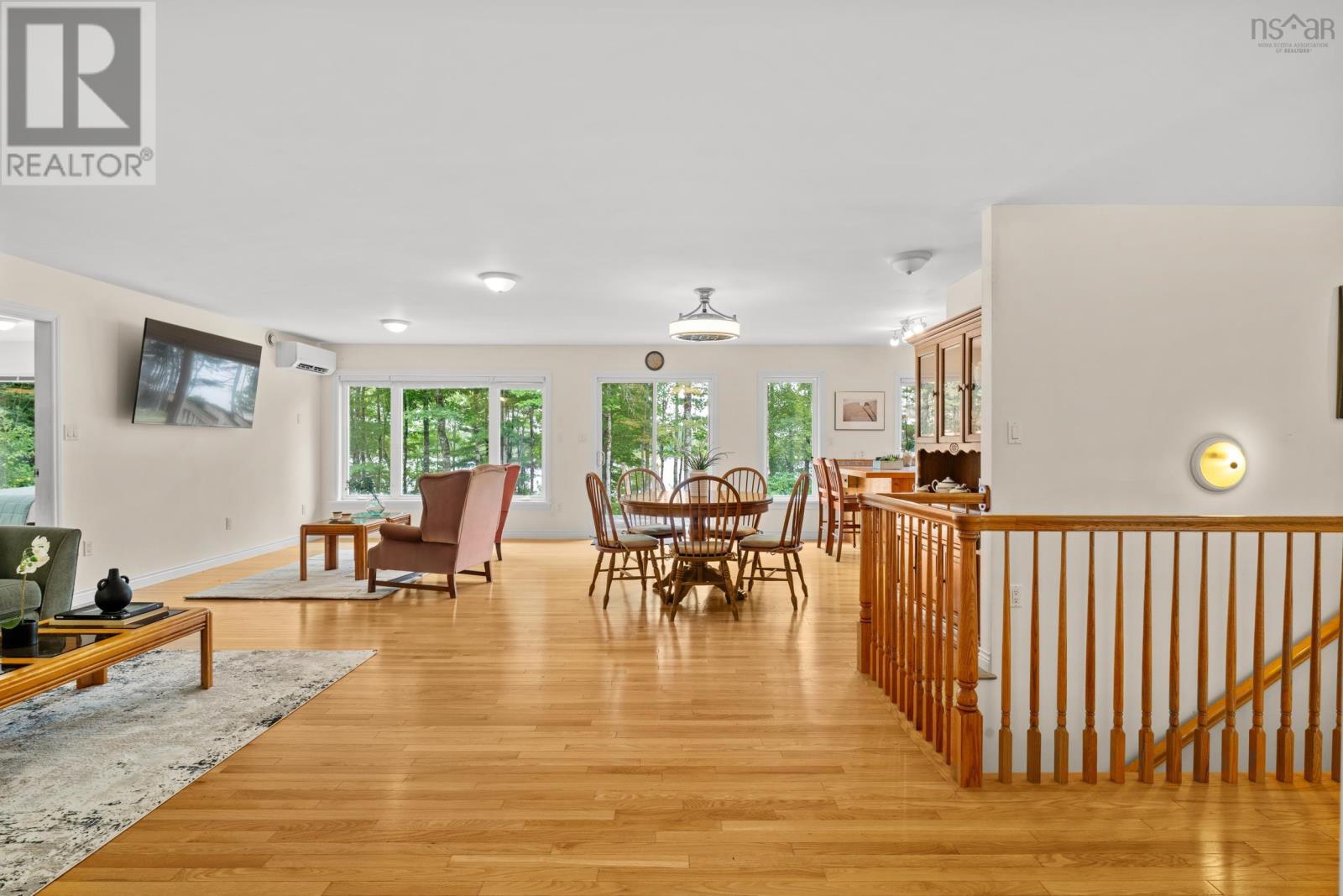 64 Davis Avenue Property Photo 5