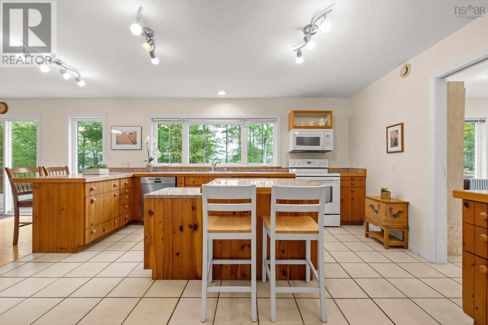64 Davis Avenue Property Photo 13
