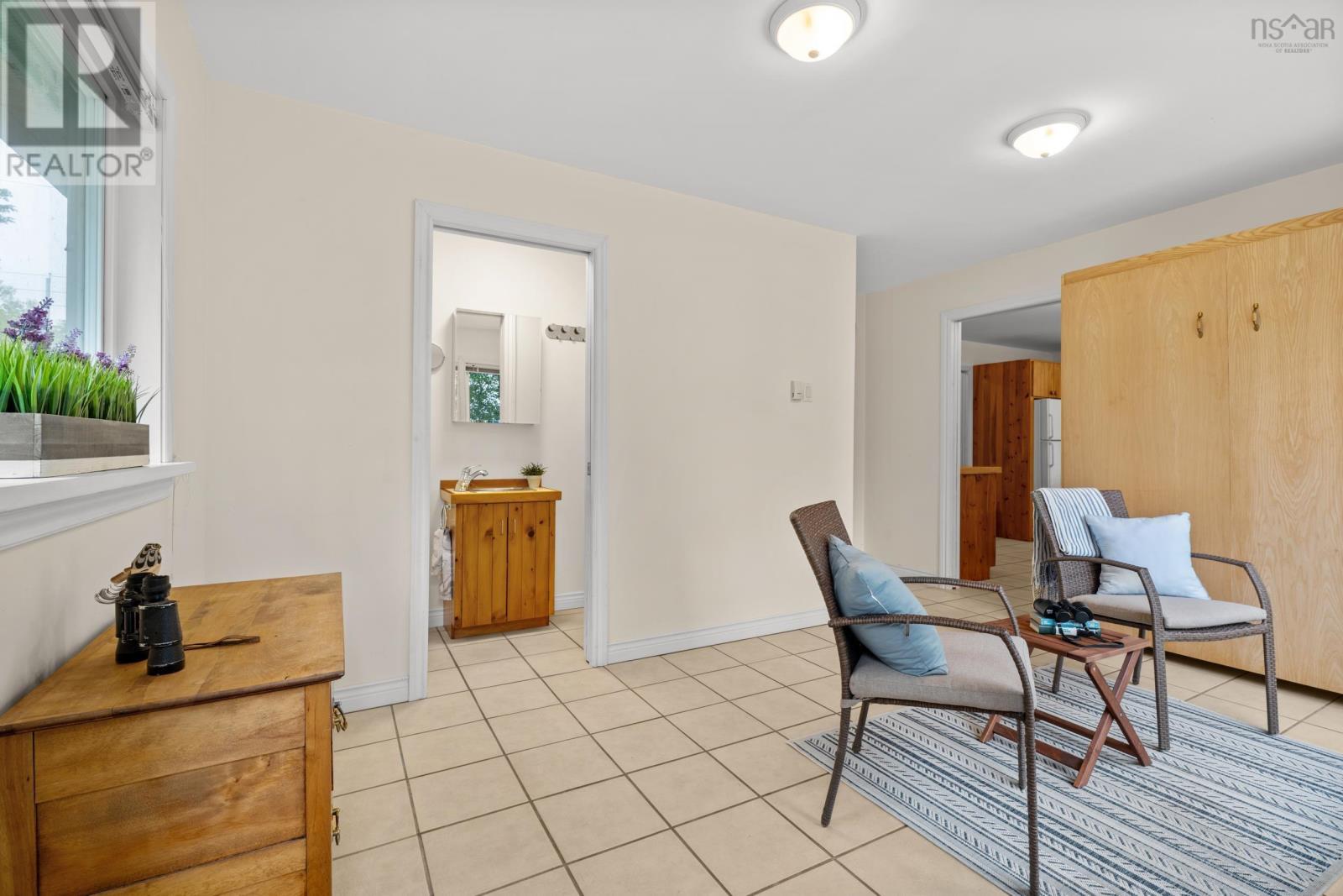 64 Davis Avenue Property Photo 18