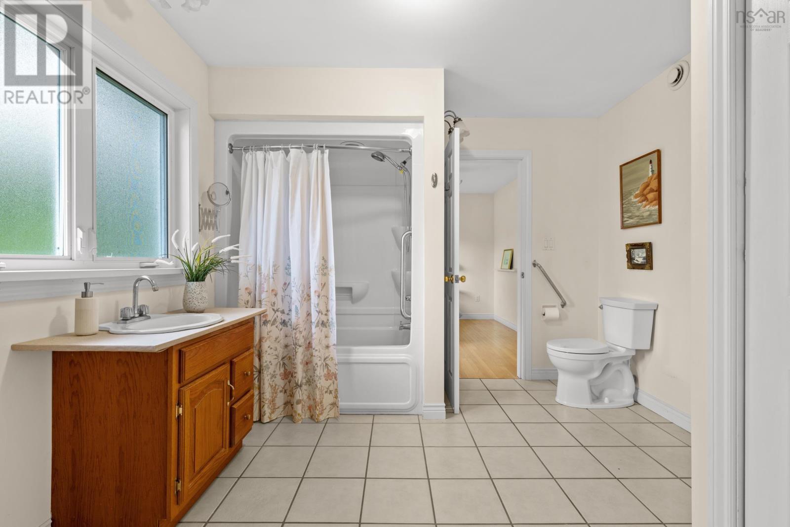 64 Davis Avenue Property Photo 30
