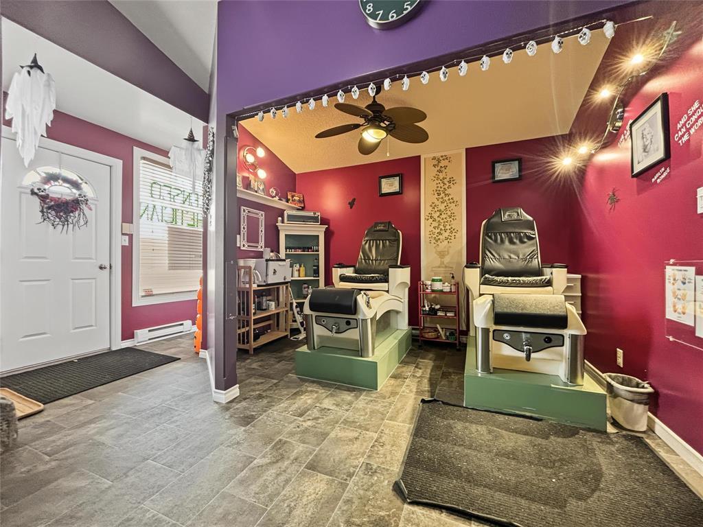 111 Queen Street W Property Photo 5
