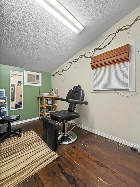 111 Queen Street W Property Photo 12