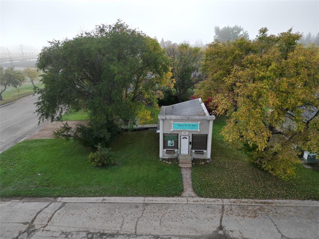 111 Queen Street W Property Photo 15