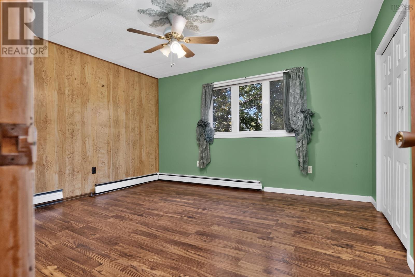 2587 Sackville Drive Property Photo 10