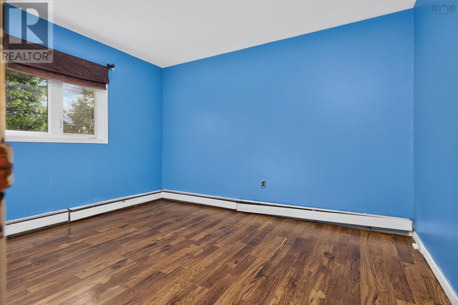 2587 Sackville Drive Property Photo 11