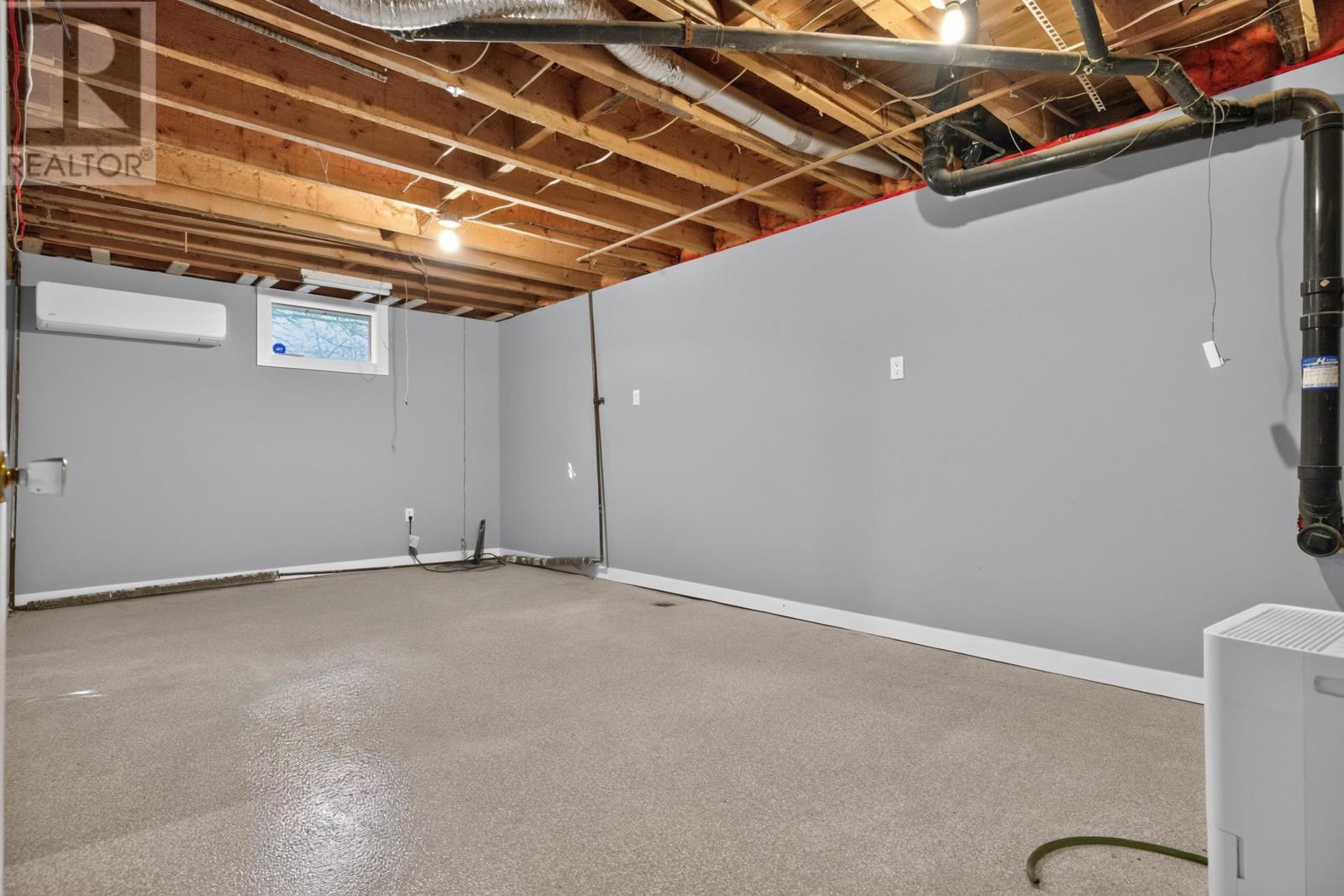 2587 Sackville Drive Property Photo 17