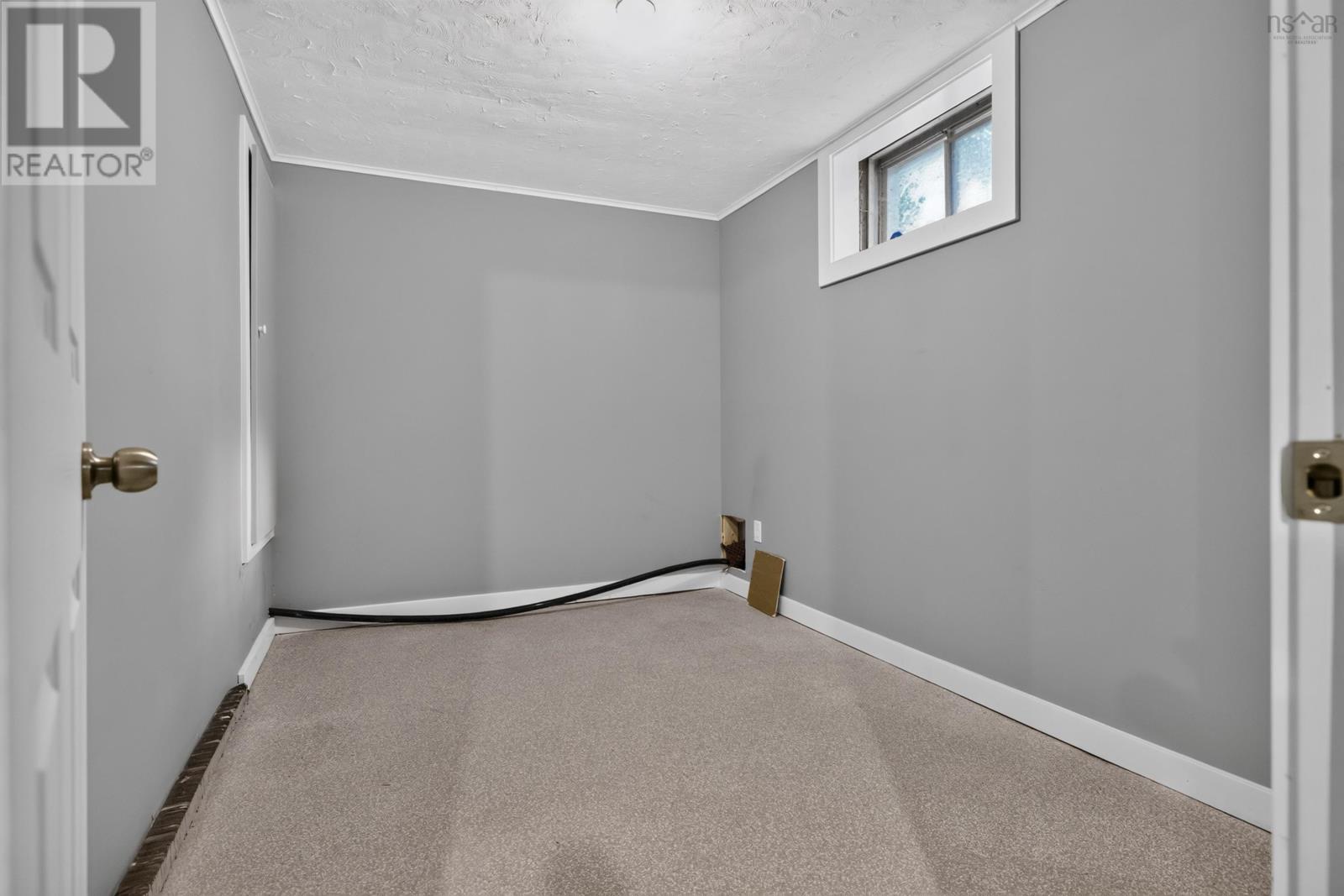 2587 Sackville Drive Property Photo 20