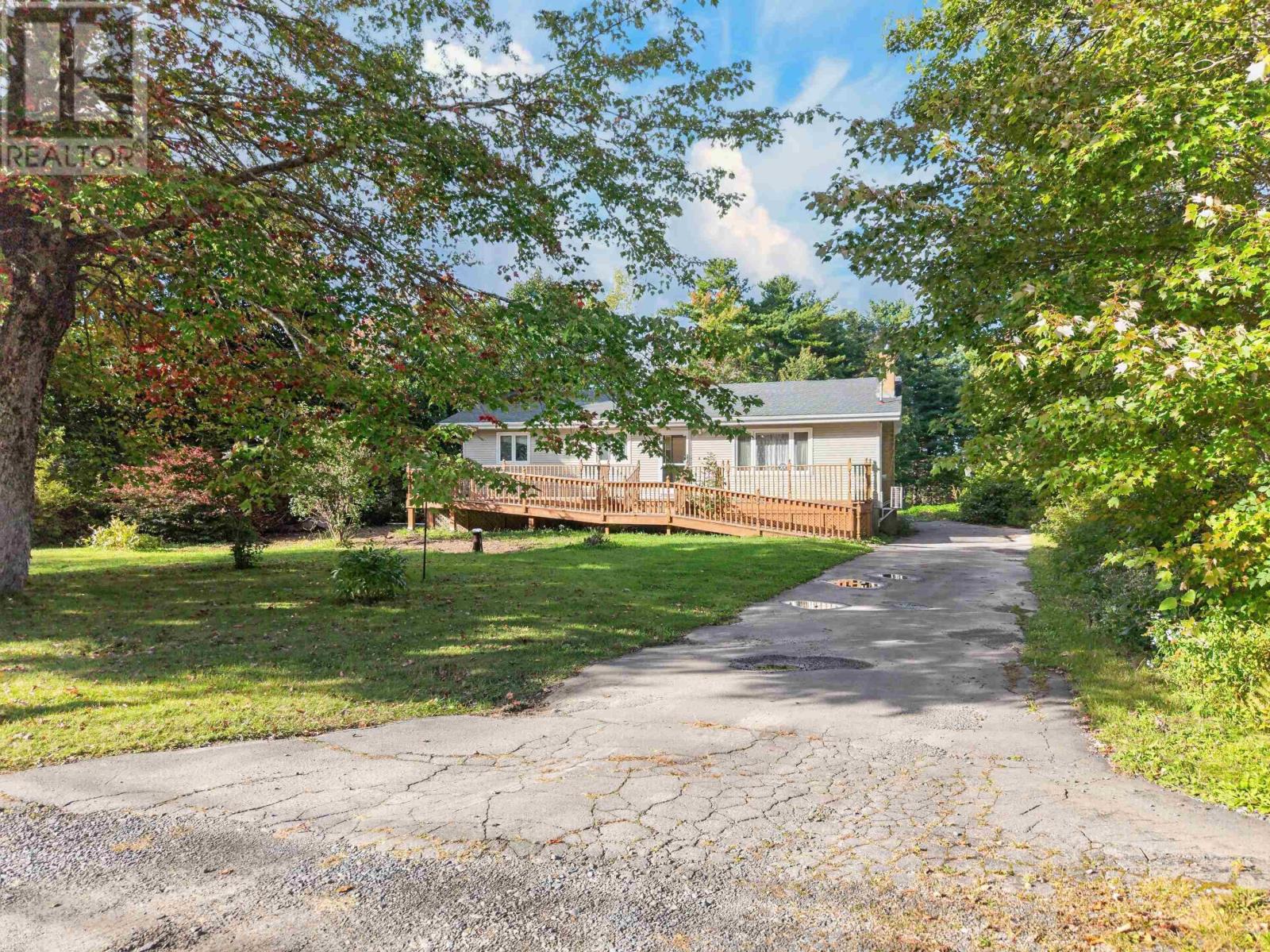 2587 Sackville Drive Property Photo 24