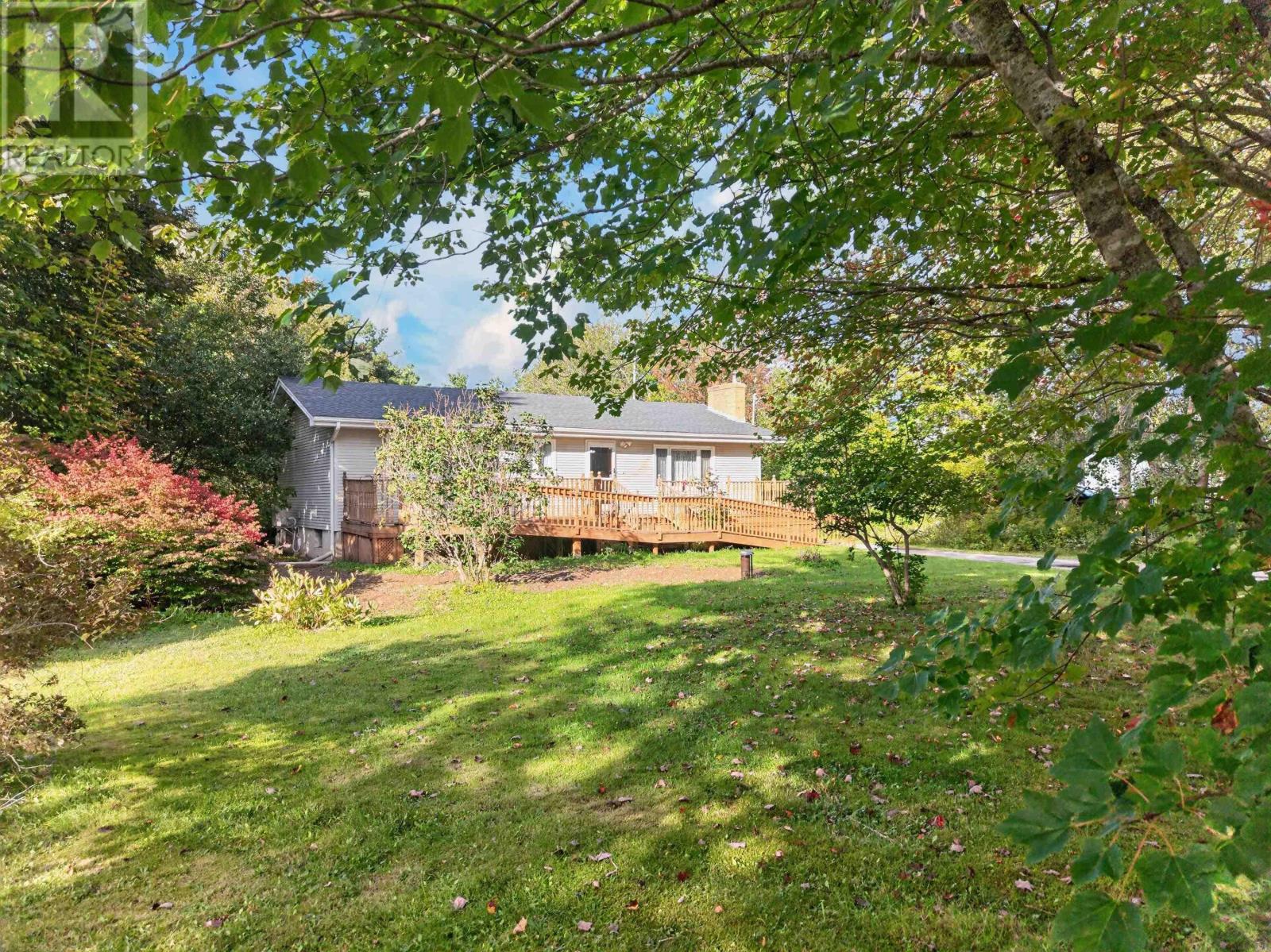 2587 Sackville Drive Property Photo 27