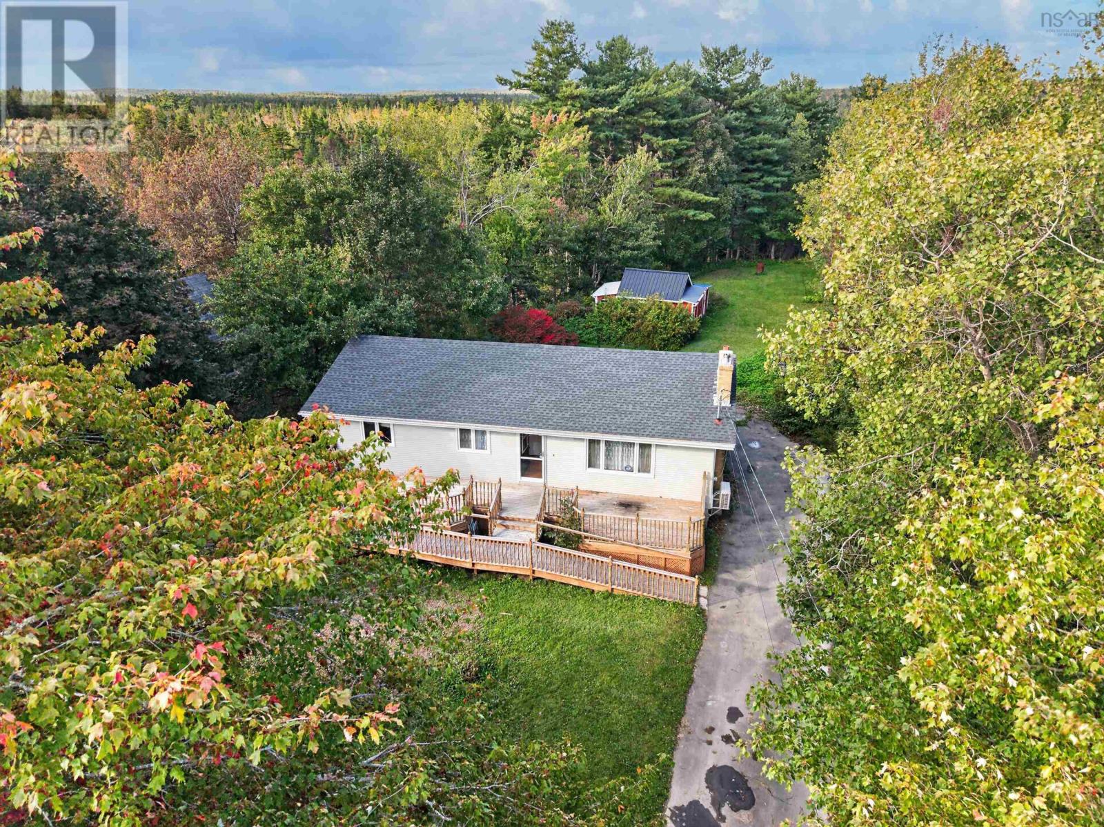 2587 Sackville Drive Property Photo 28