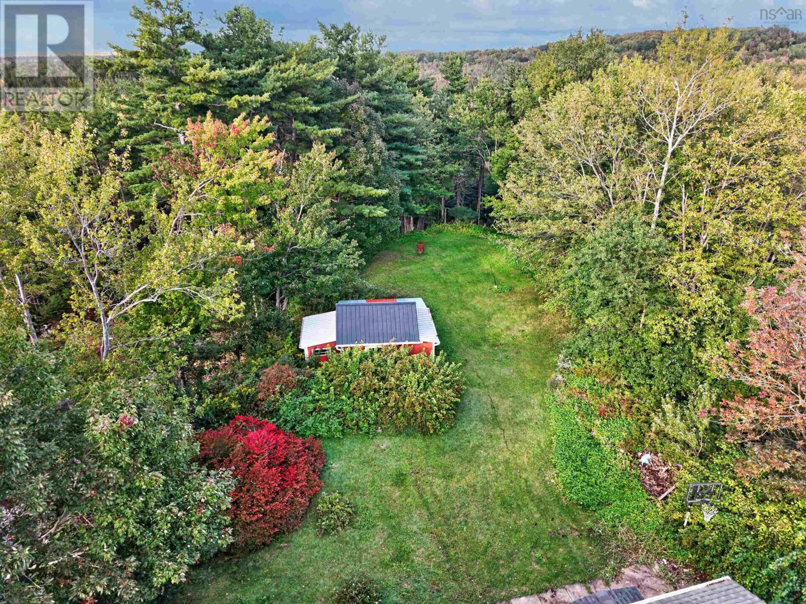 2587 Sackville Drive Property Photo 29