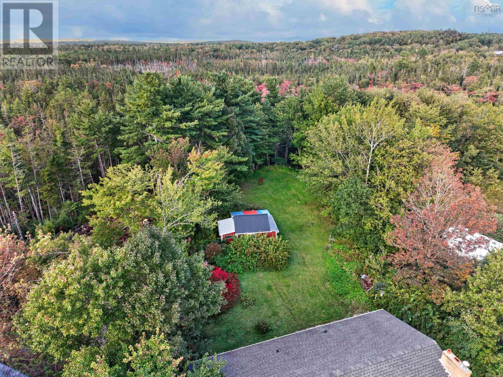 2587 Sackville Drive Property Photo 30