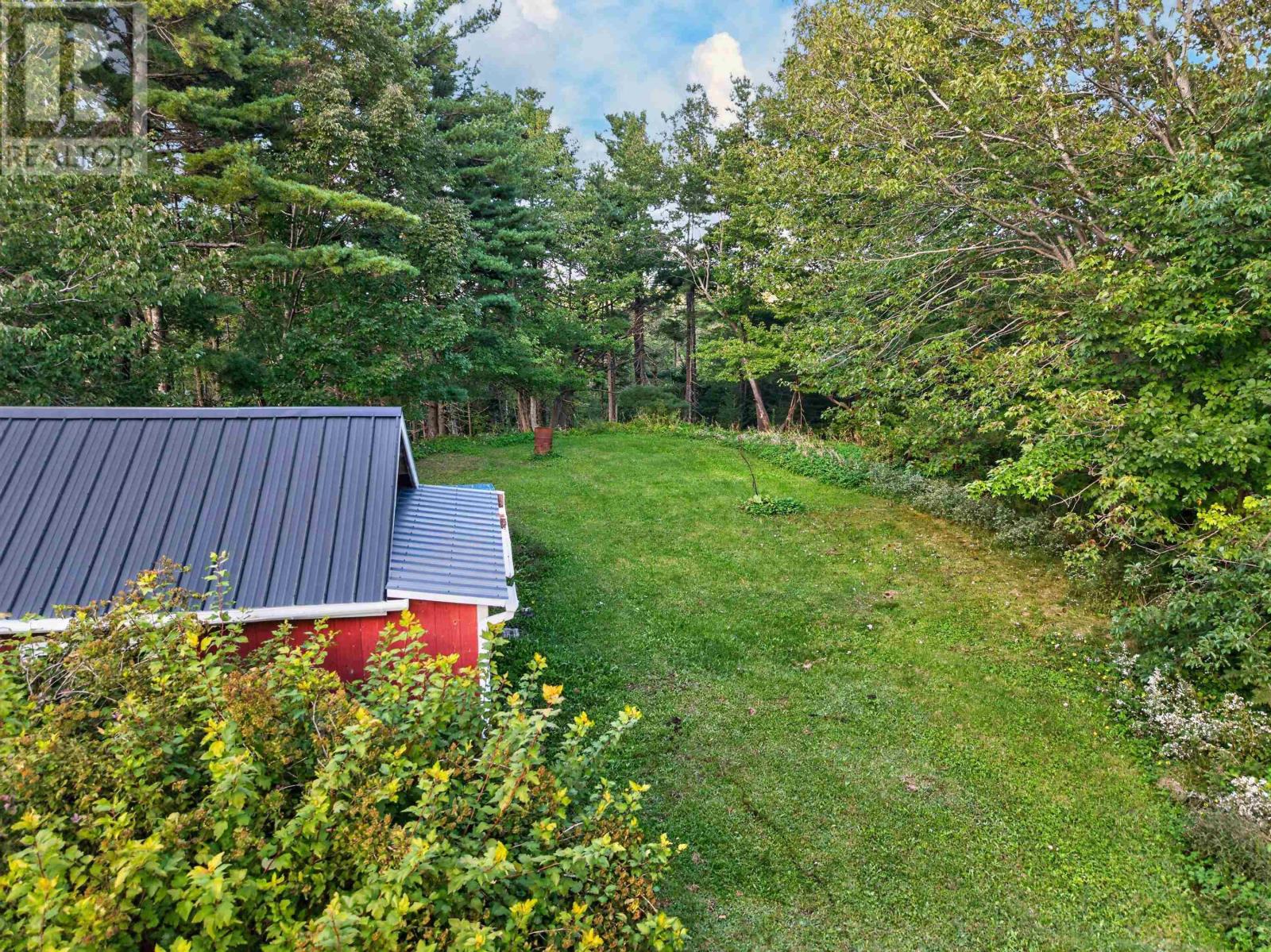 2587 Sackville Drive Property Photo 35