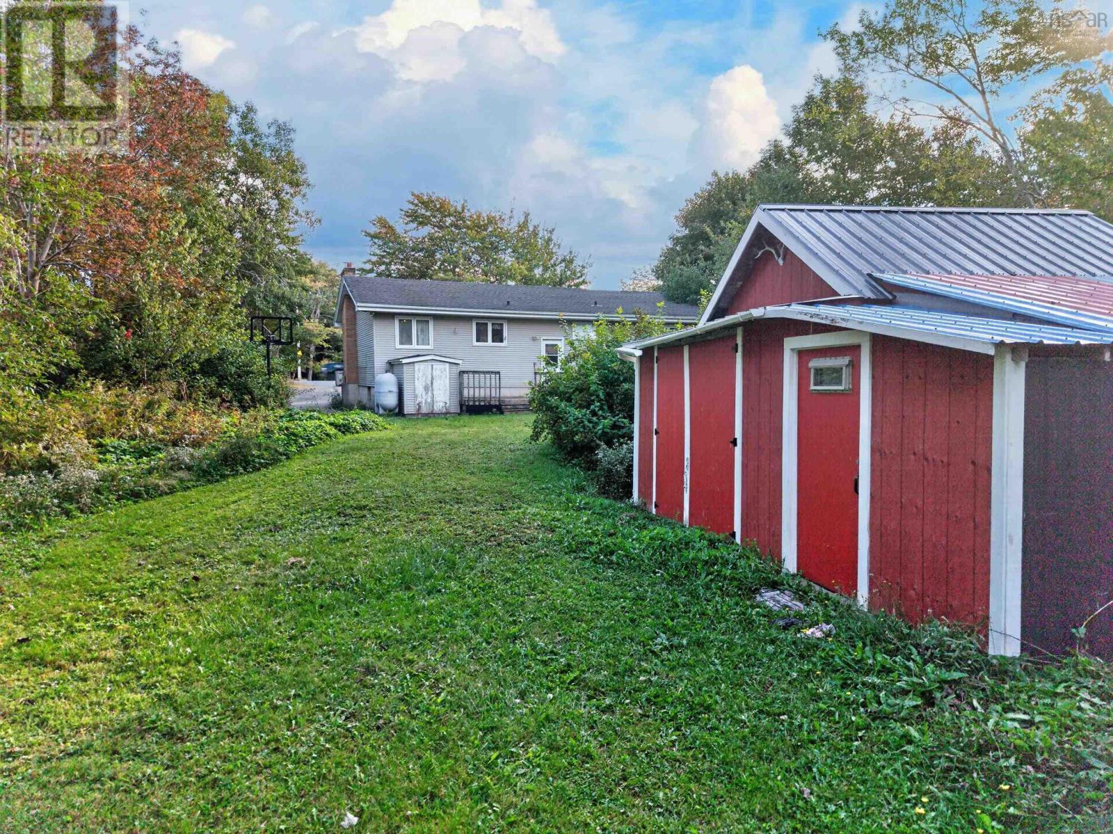 2587 Sackville Drive Property Photo 36