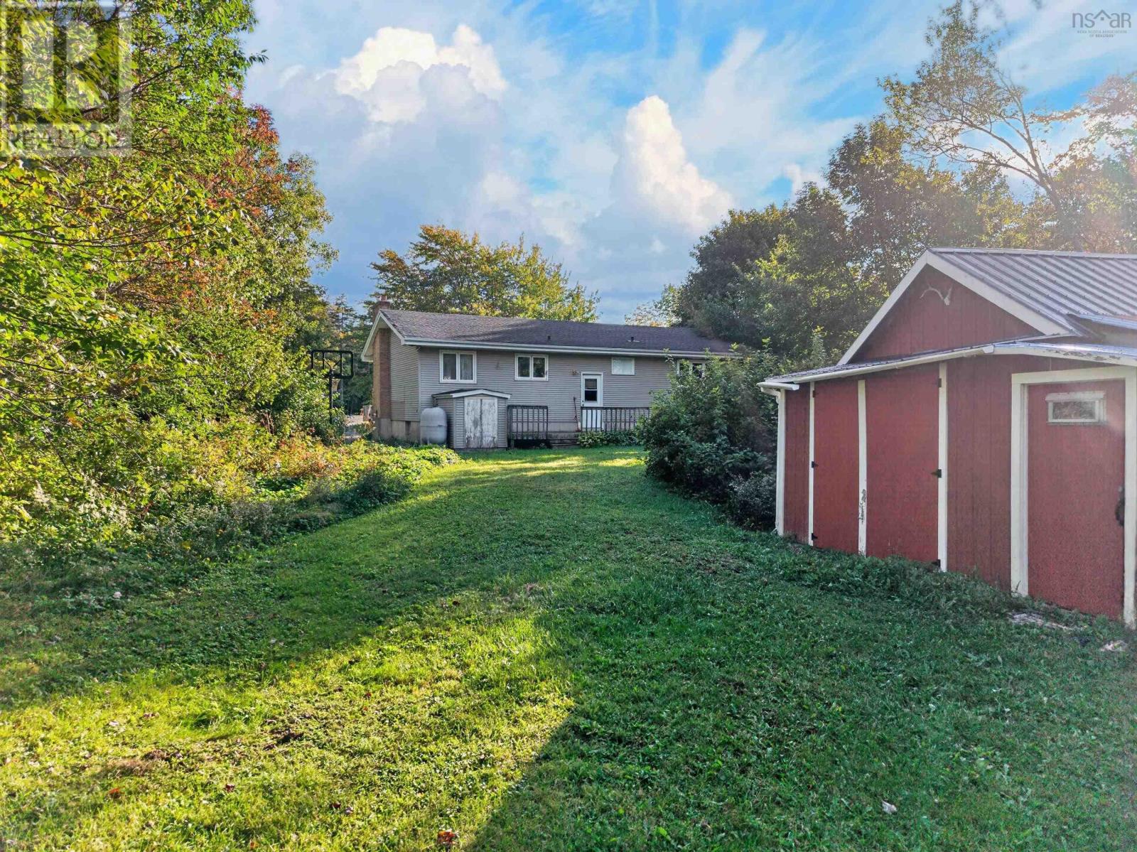 2587 Sackville Drive Property Photo 37