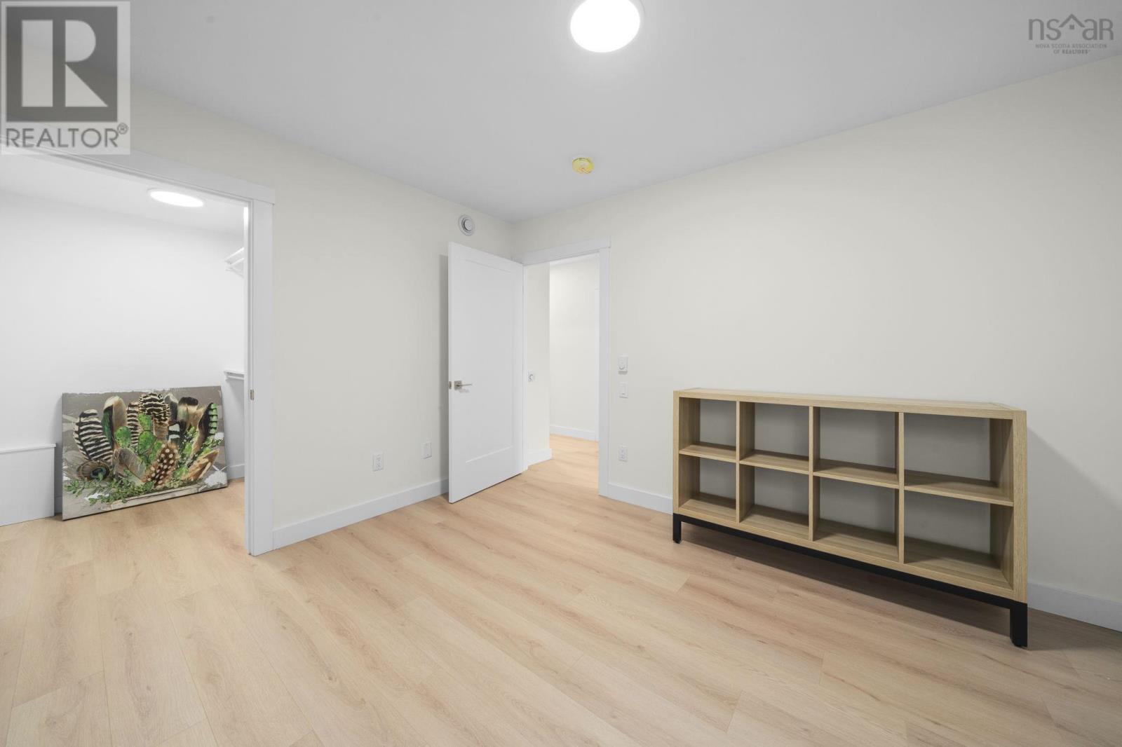 32 Berm Street Property Photo 40