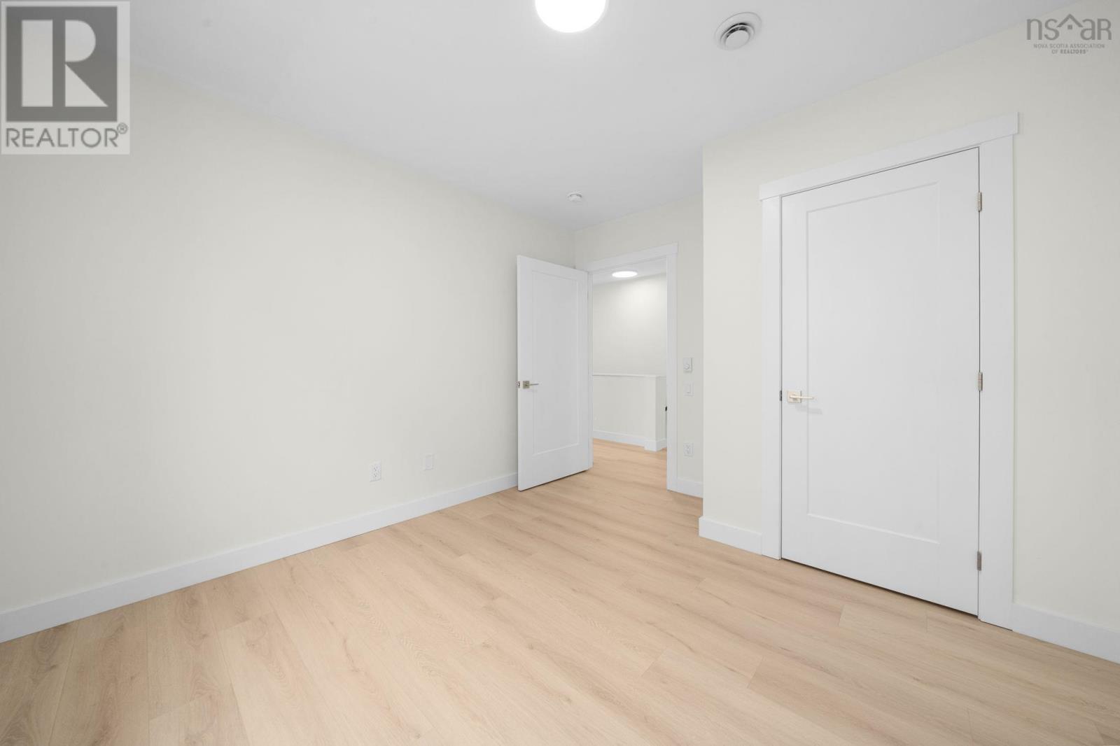 32 Berm Street Property Photo 28