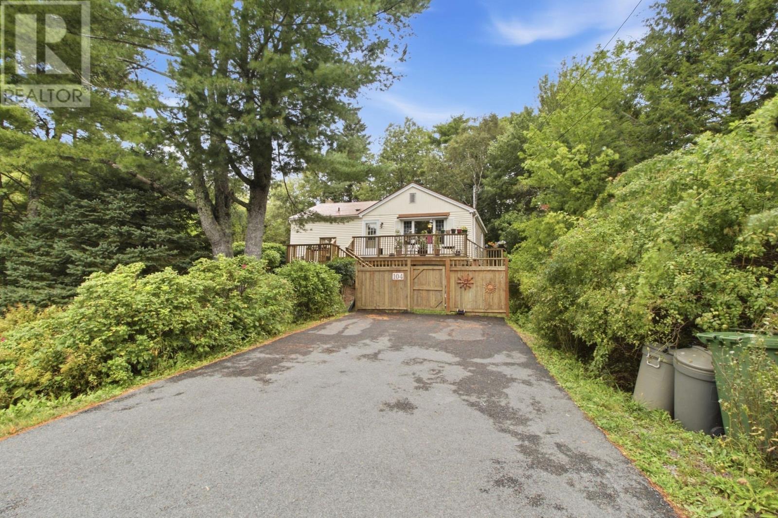 104 Lakeview Avenue