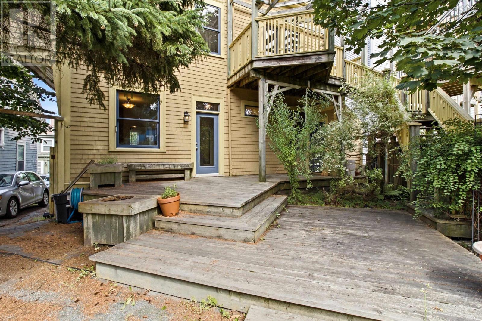 2048 Creighton Street Property Photo 36