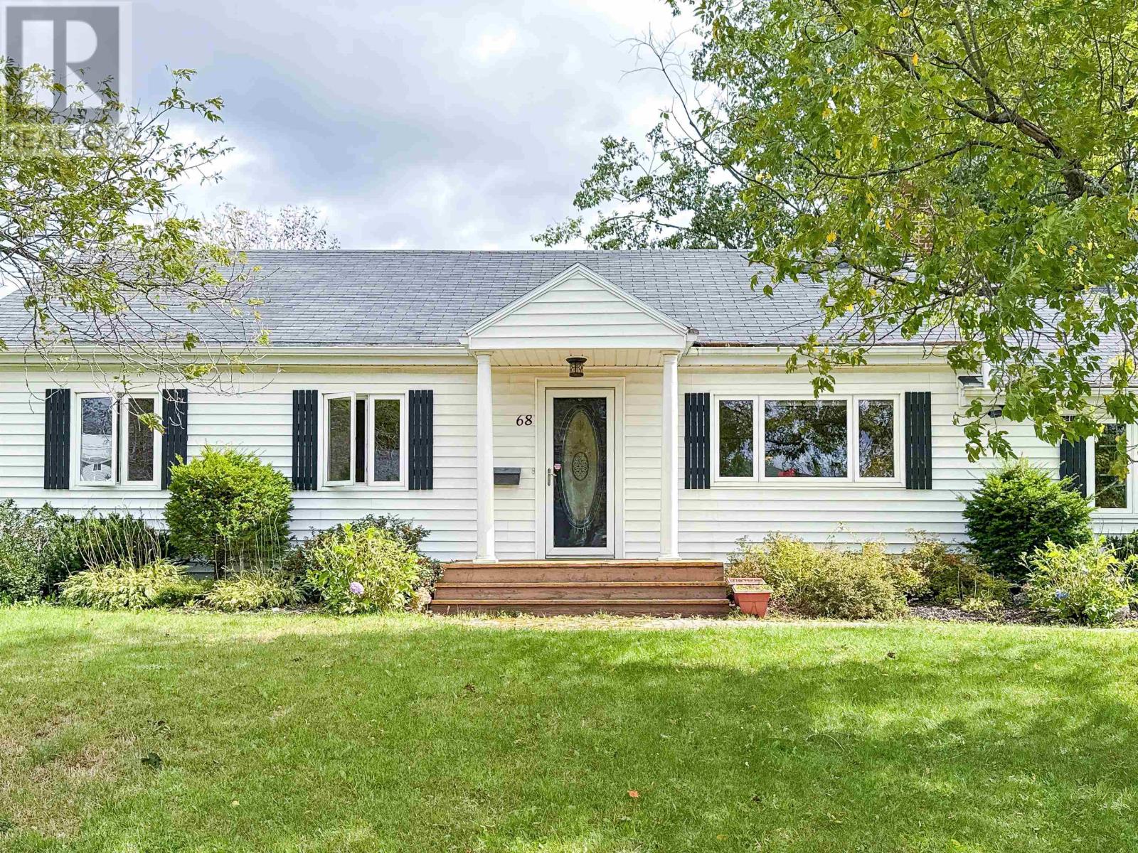 68 Parkview Drive Property Photo 1