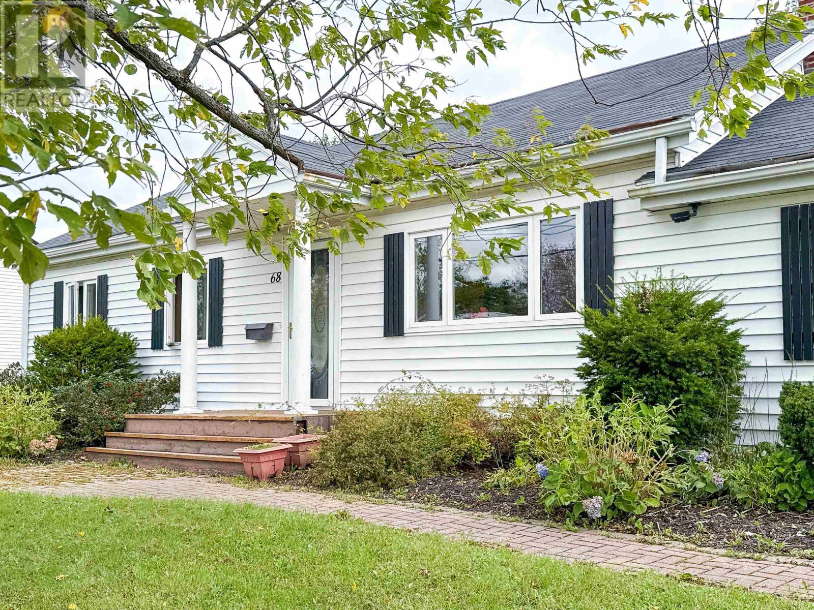 68 Parkview Drive Property Photo 2