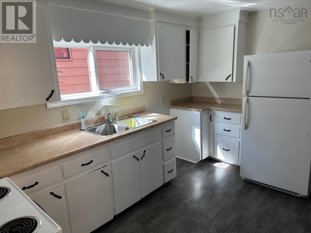6162 Charles Street Property Photo 6